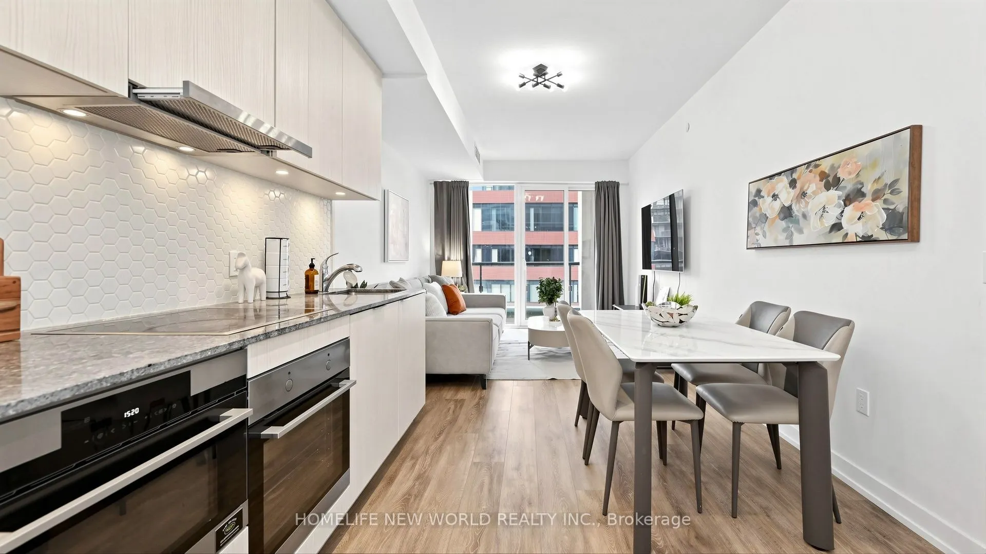 158 Front Street E #813