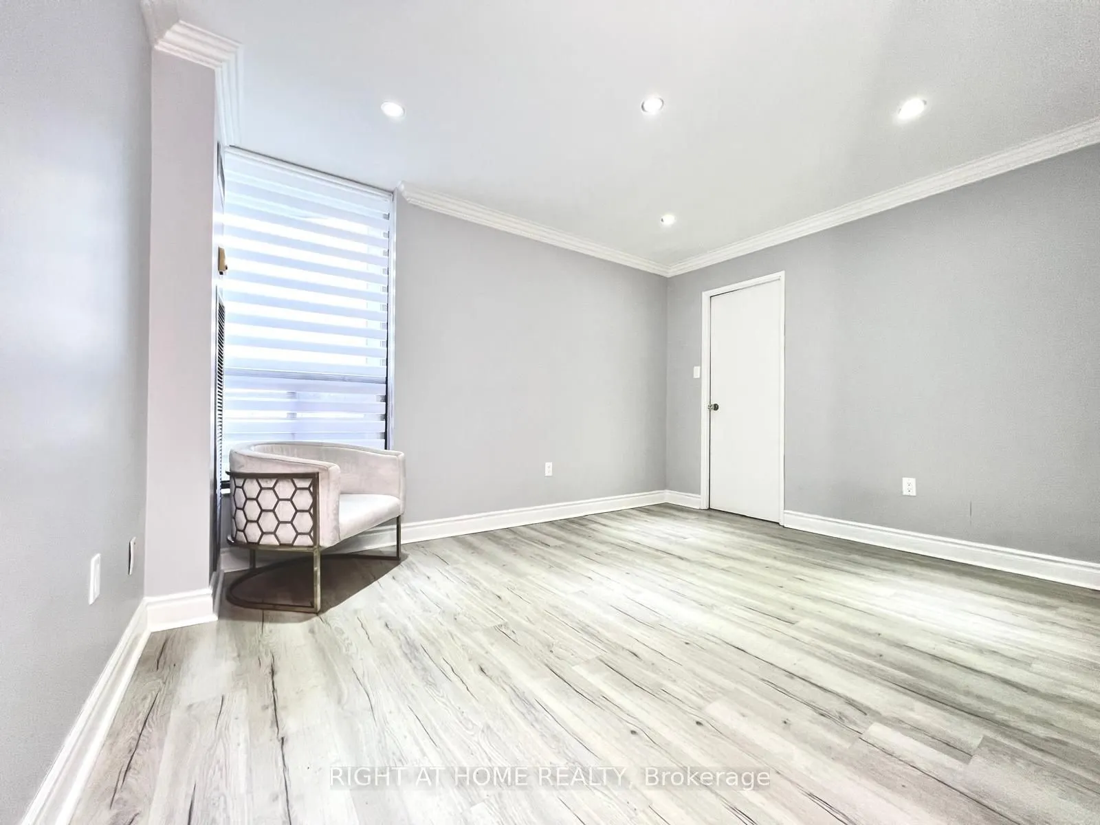 75 Graydon Hall Drive #1608