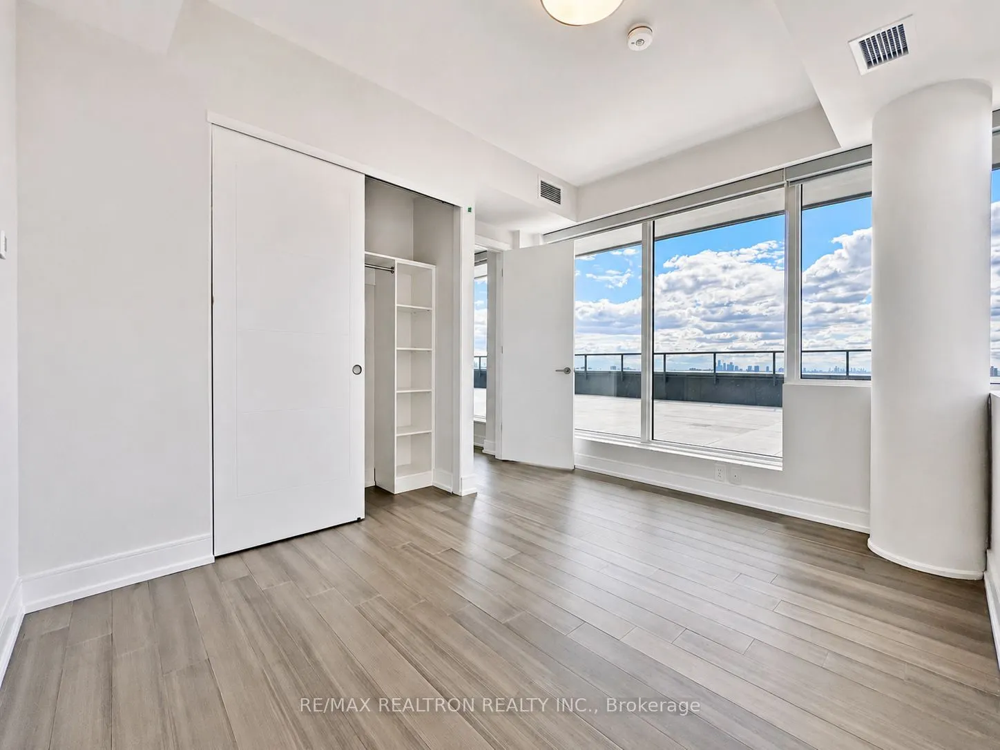 664 Spadina Avenue #1001