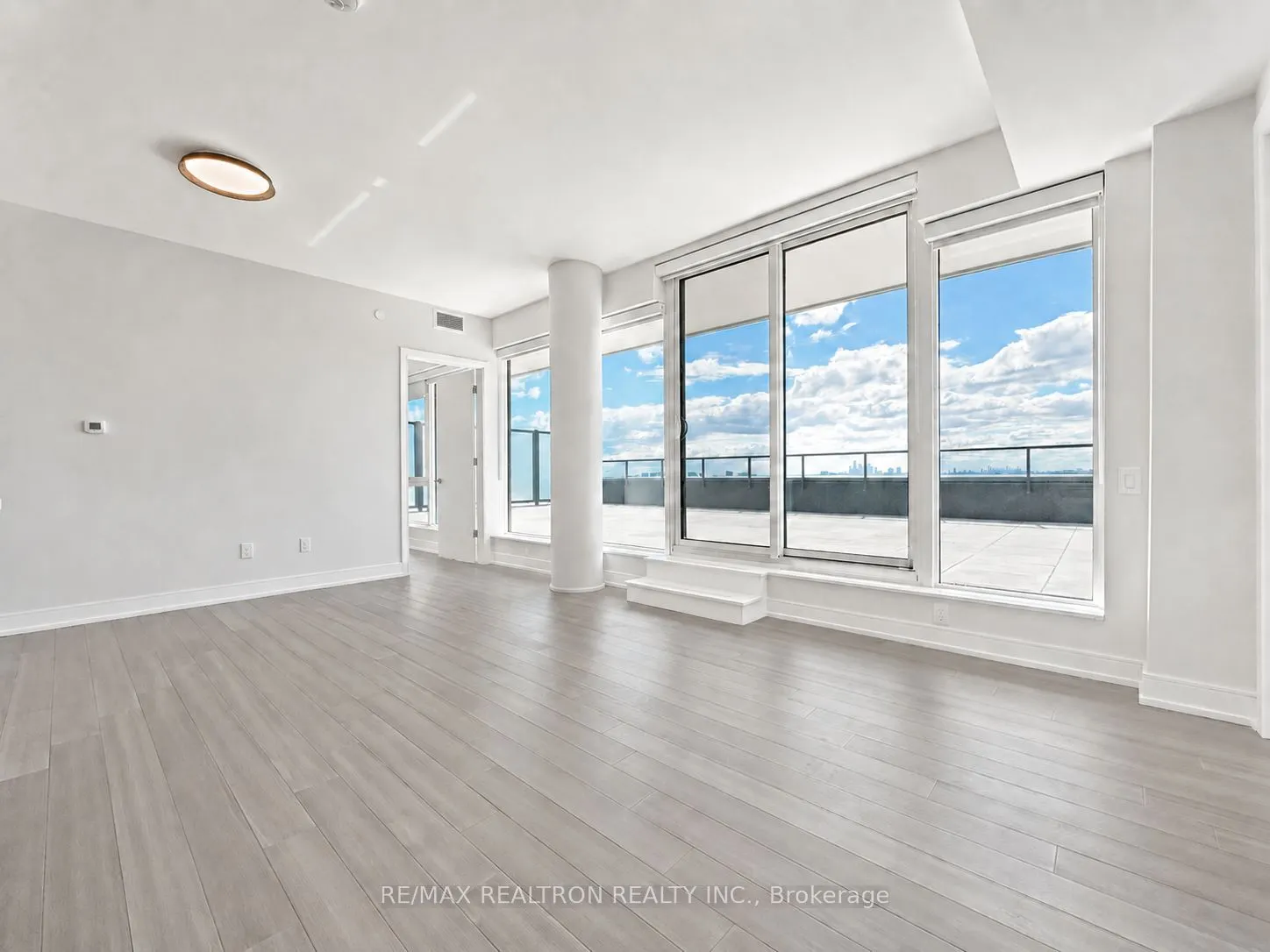 664 Spadina Avenue #1001