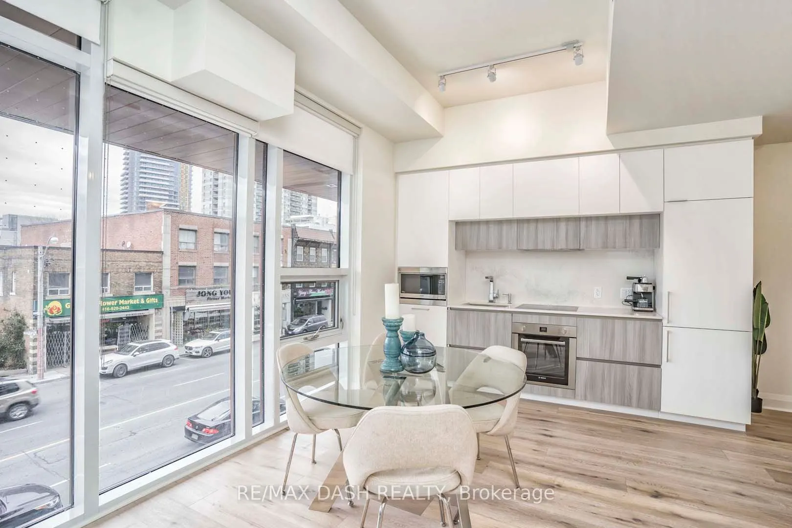 151 Avenue Road #205