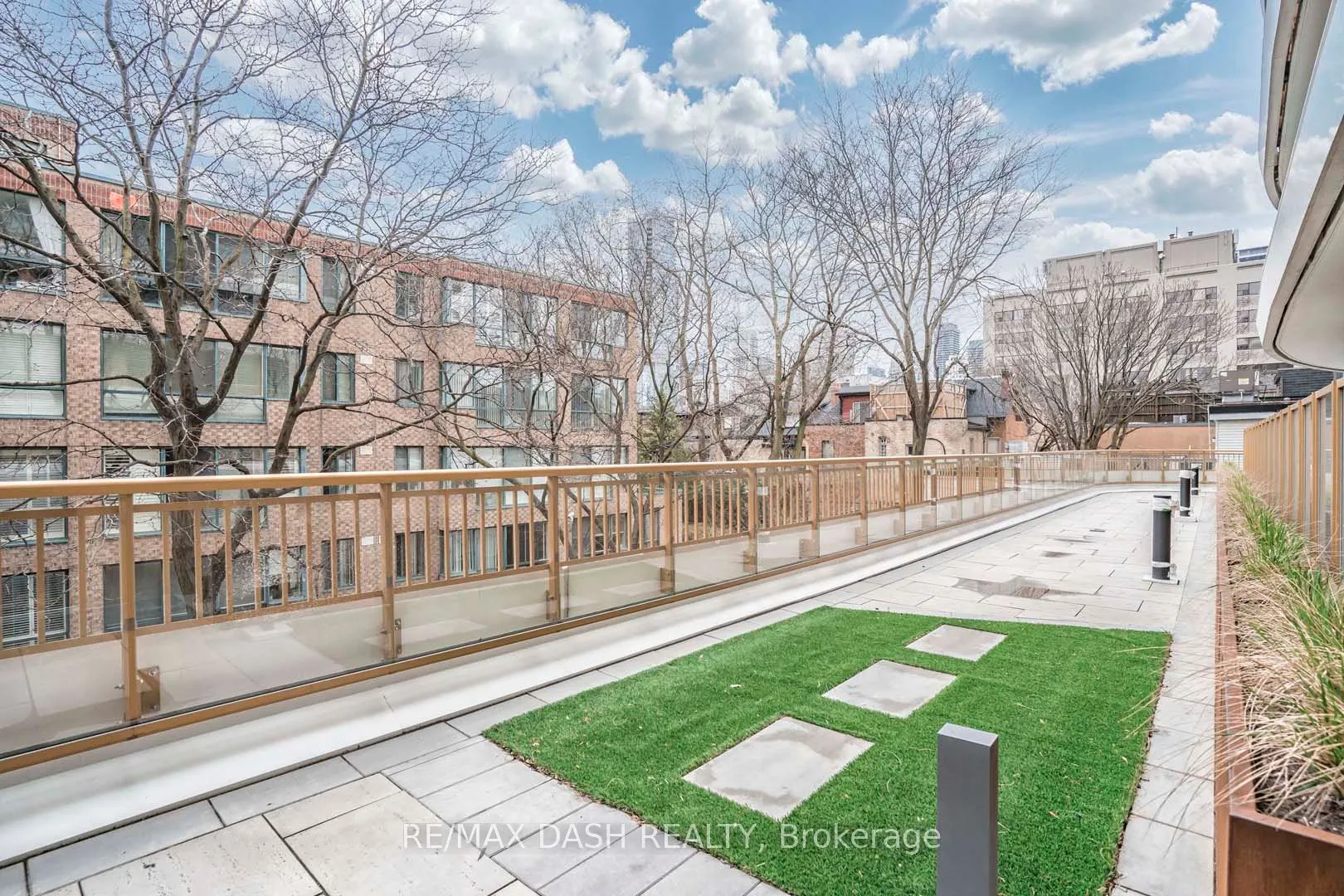 151 Avenue Road #205