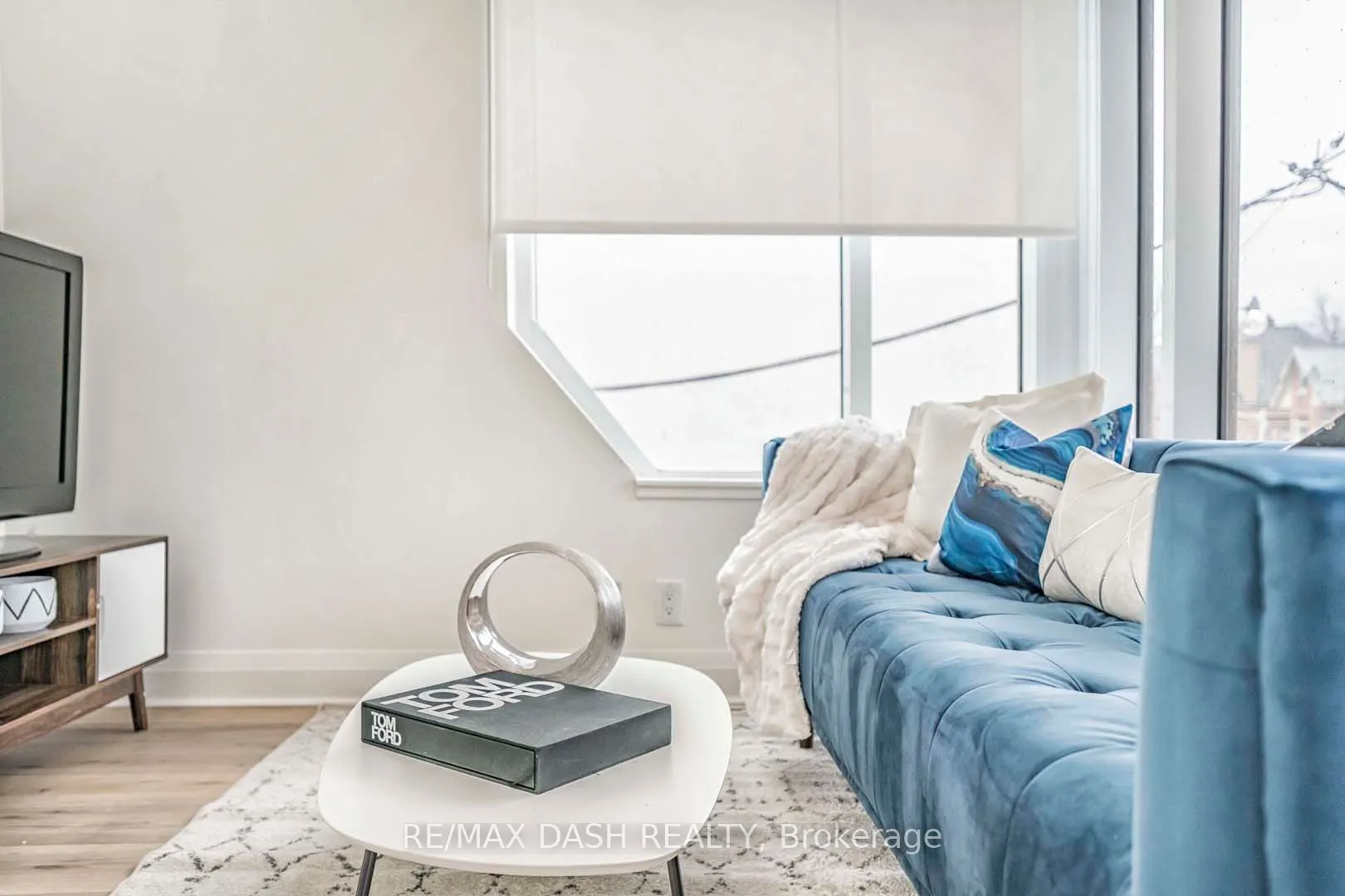 151 Avenue Road #205