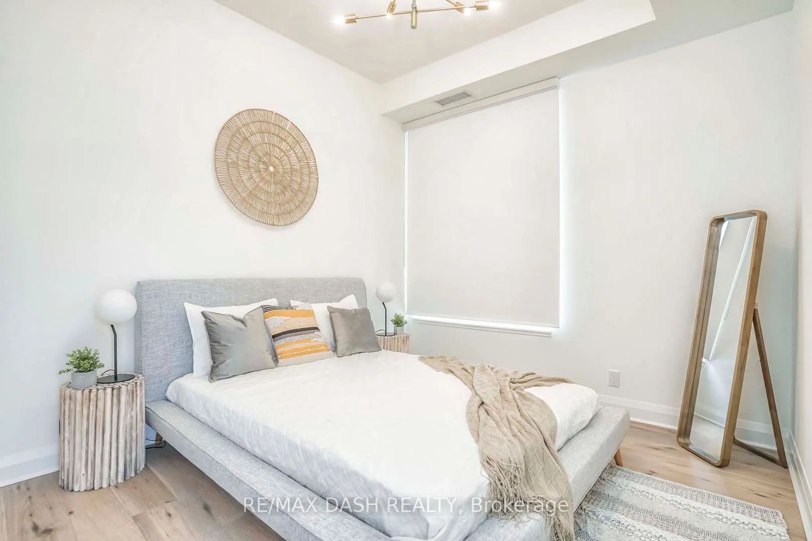 151 Avenue Road #205