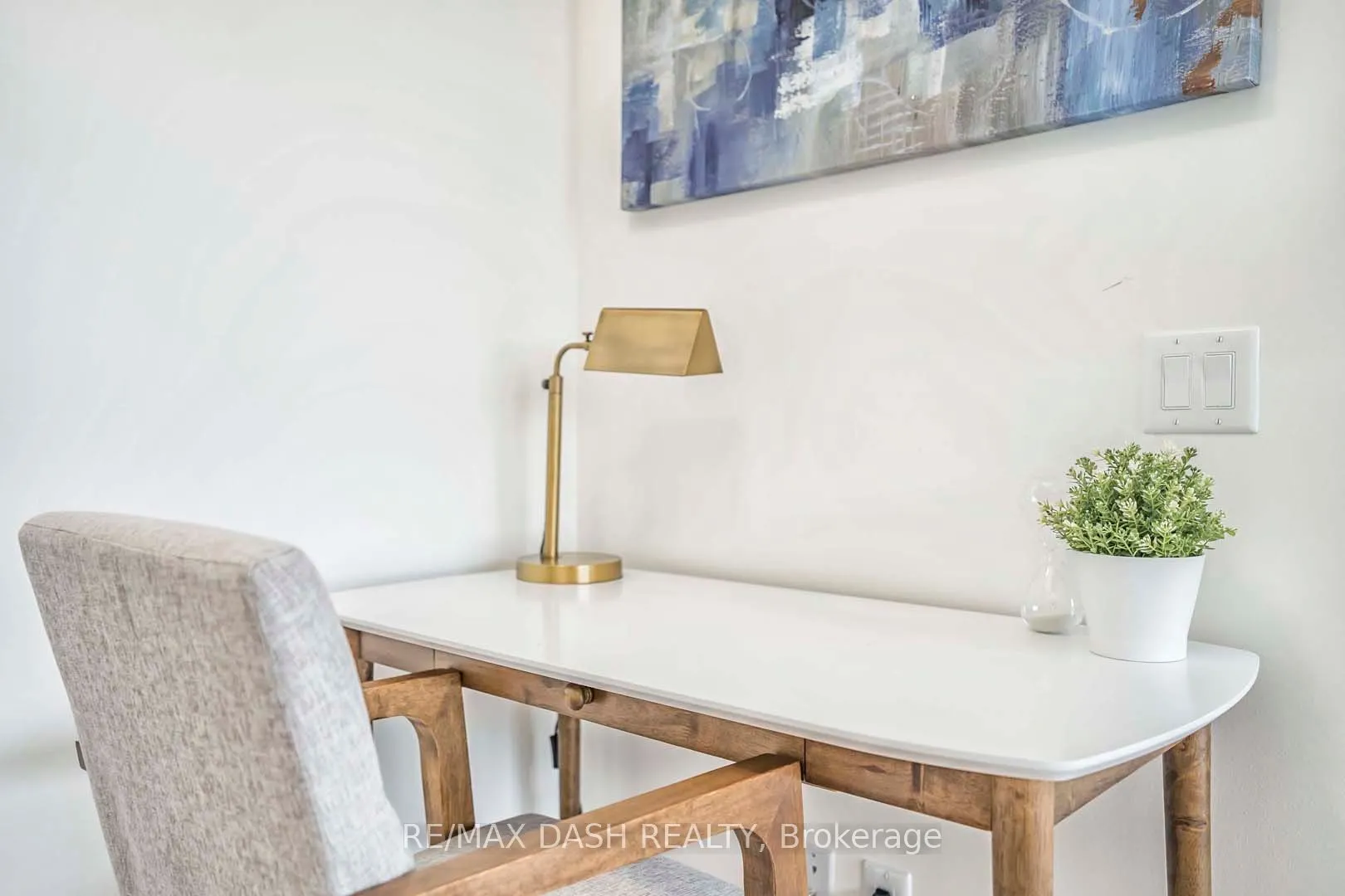 151 Avenue Road #205