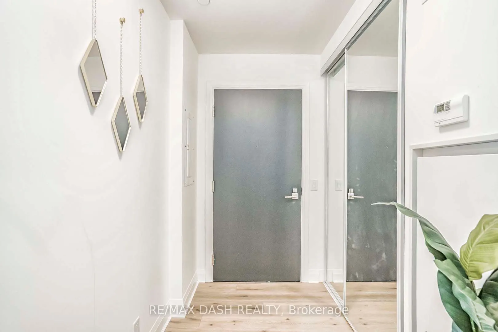 151 Avenue Road #205