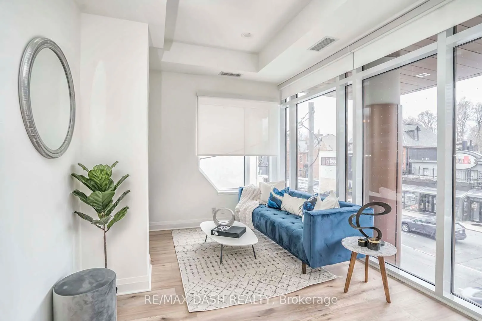 151 Avenue Road #205