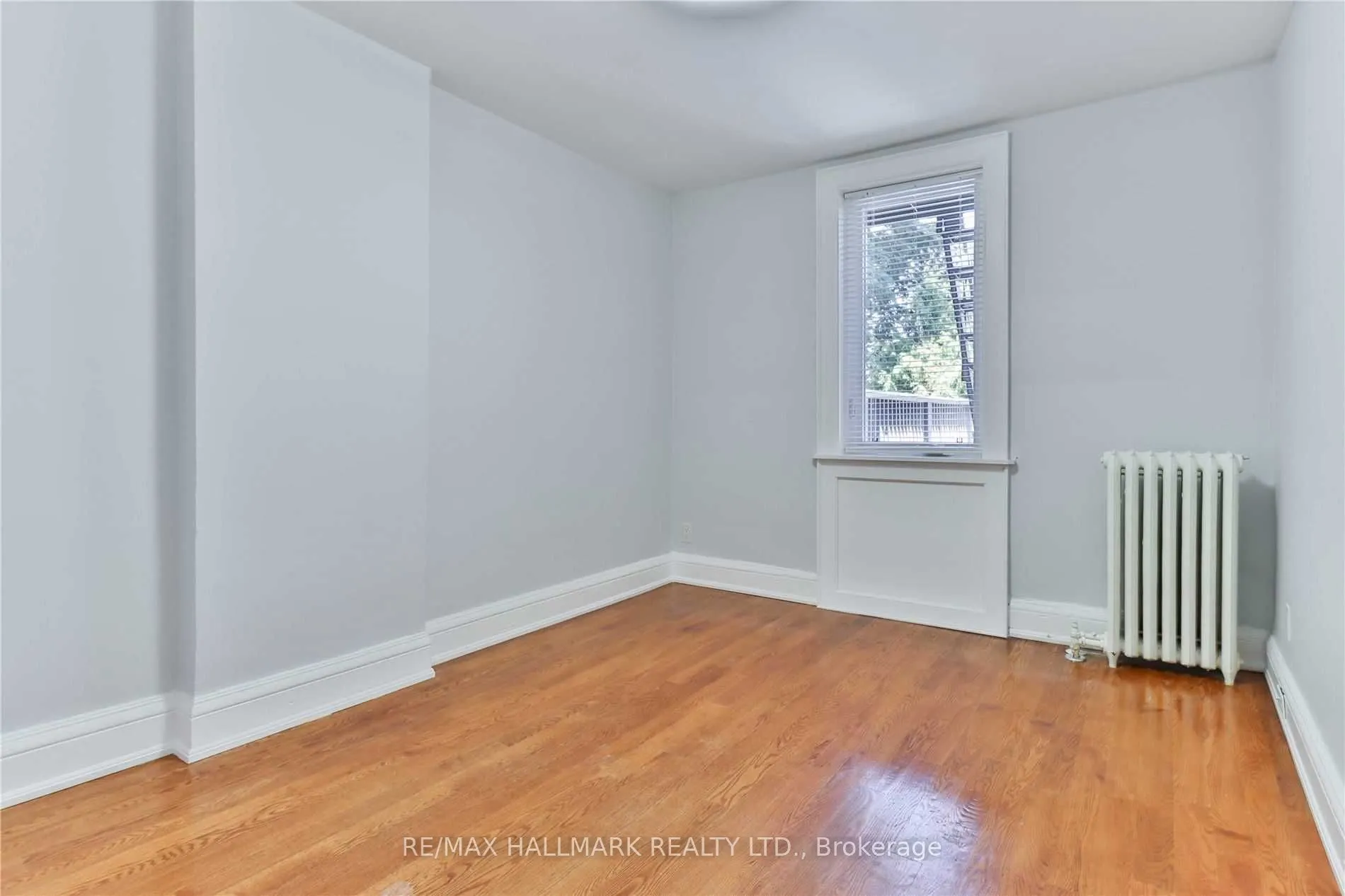 880 College Street #2nd Fl