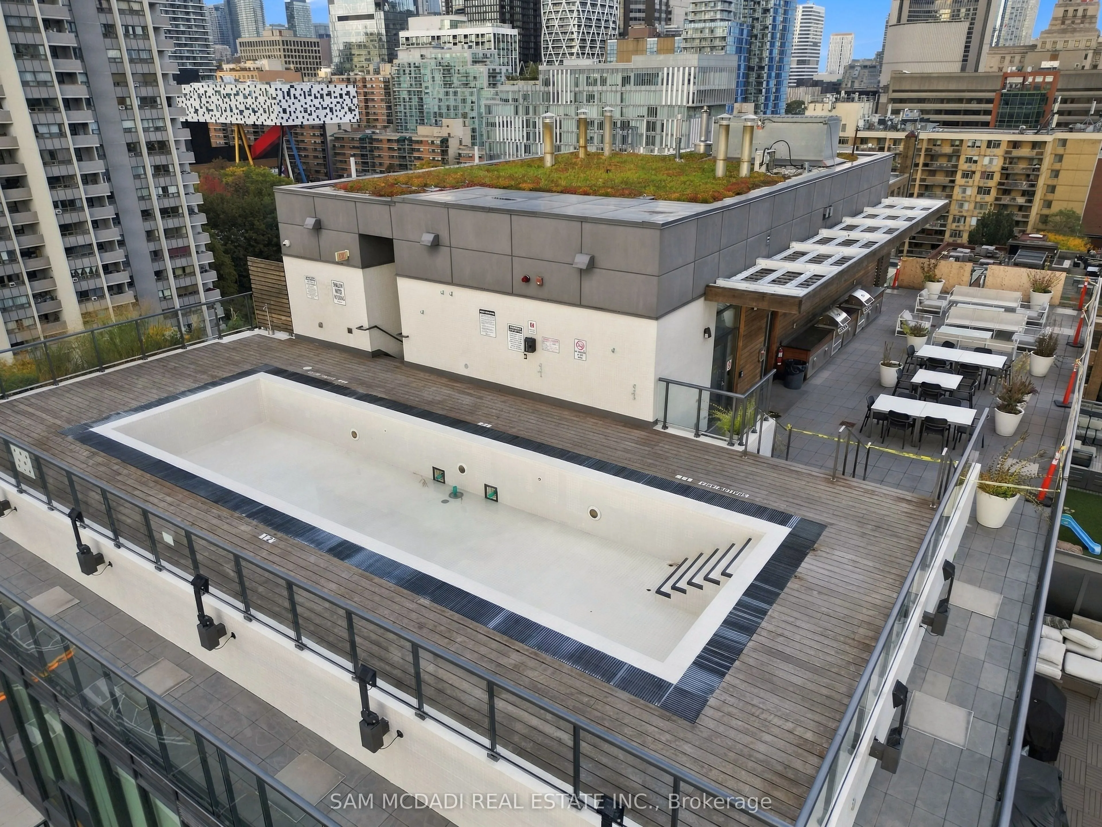 15 Beverley Street #TH27