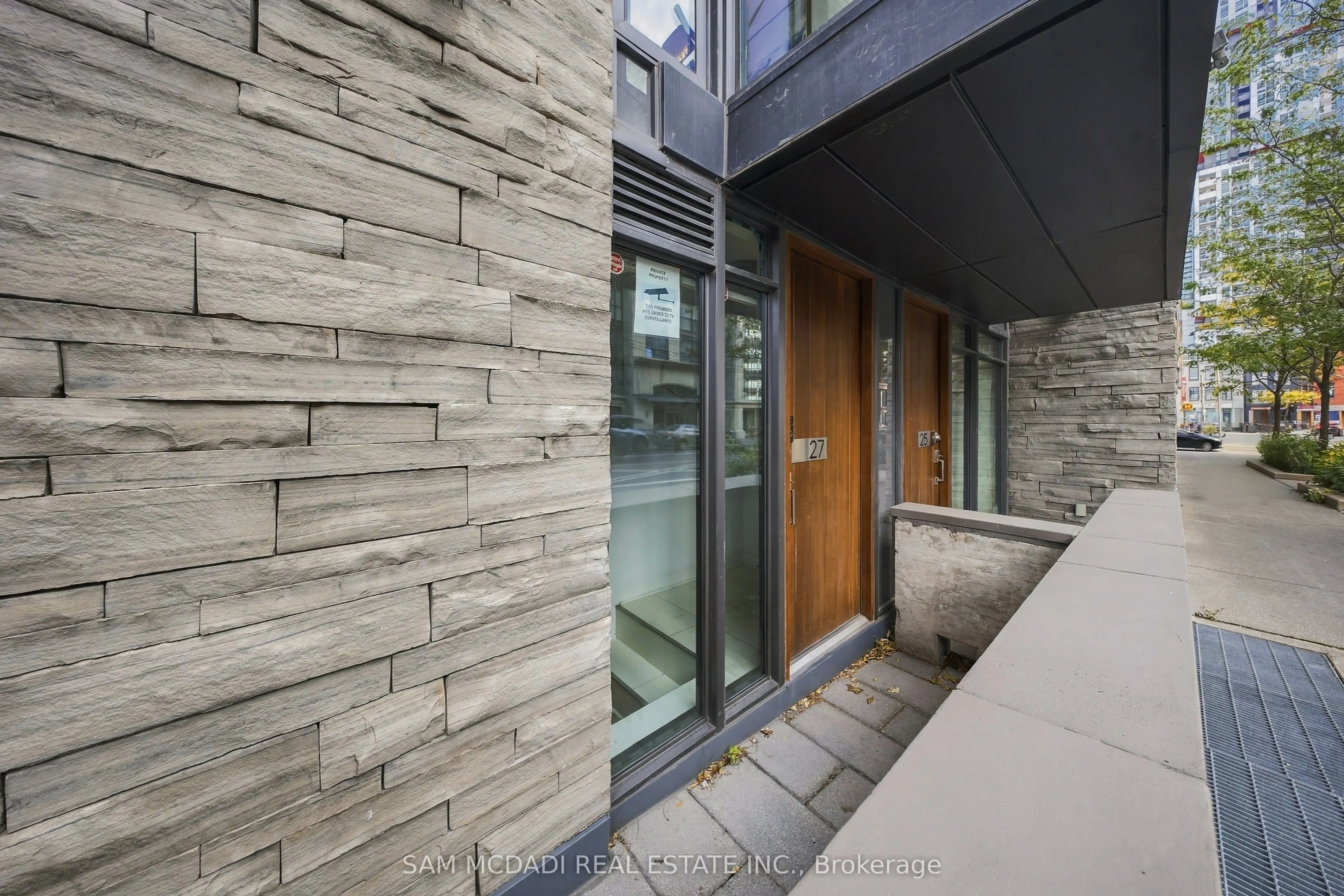 15 Beverley Street #TH27
