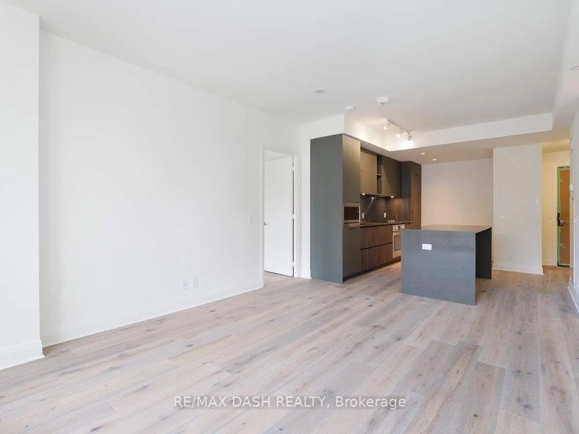 151 Avenue Road #306