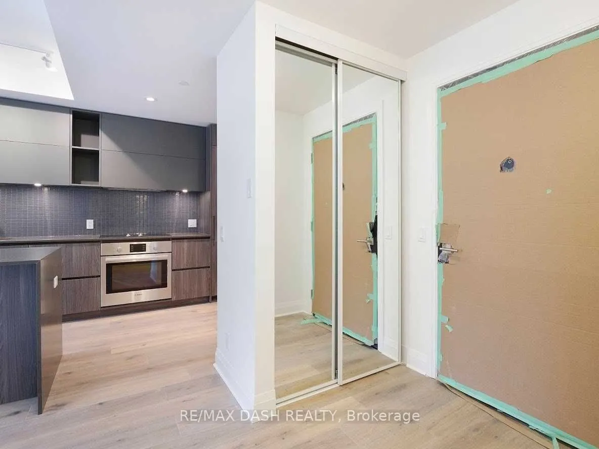 151 Avenue Road #306