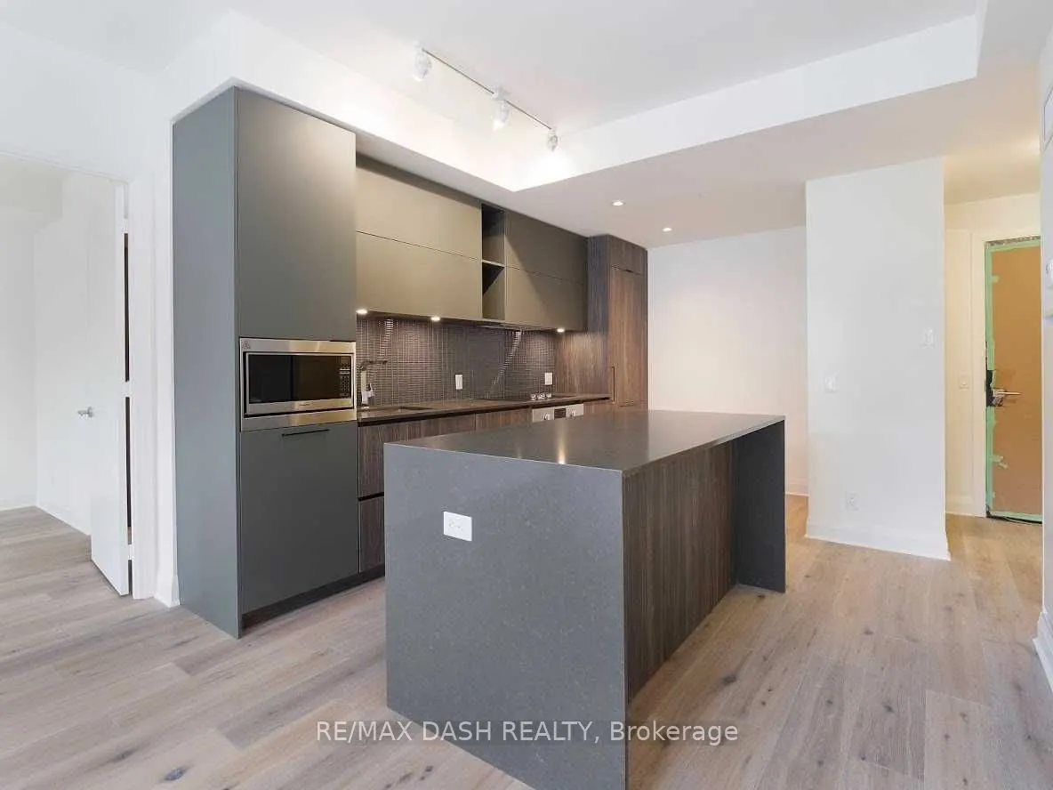 151 Avenue Road #306