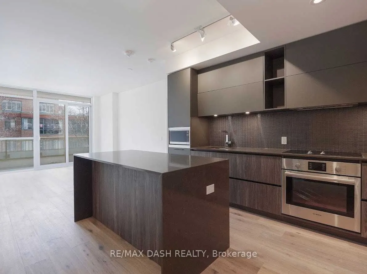 151 Avenue Road #306