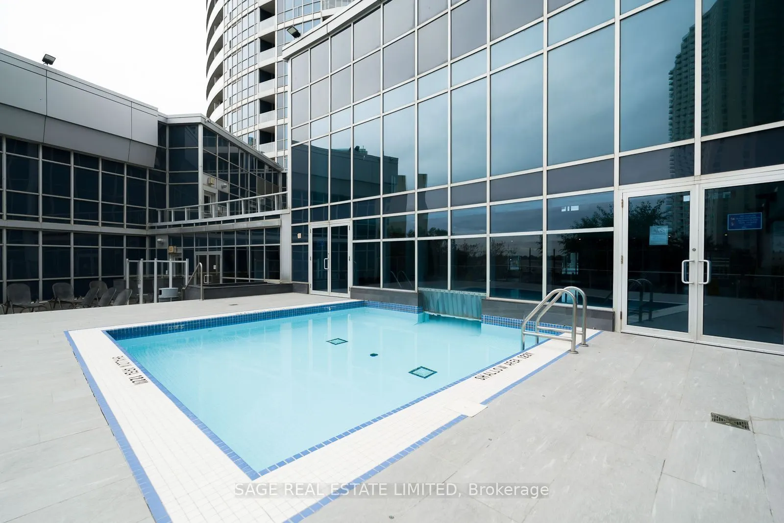 208 Queens Quay W #1705