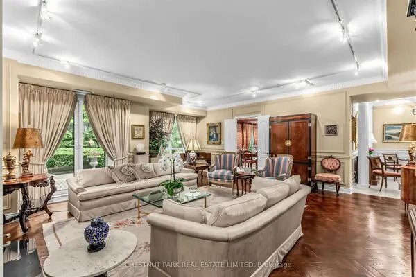 11 William Carson Crescent
