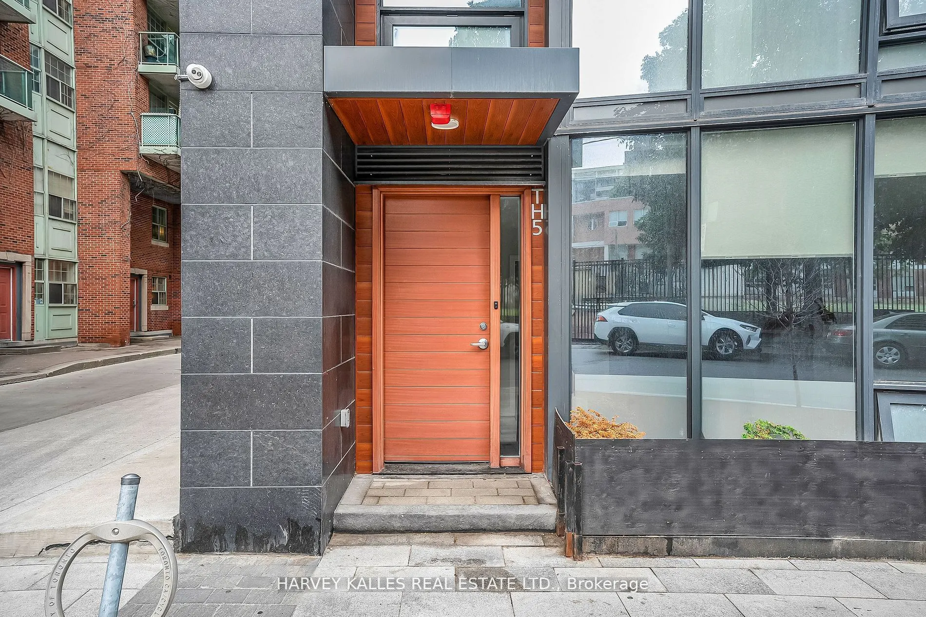 85 Wood Street #TH5