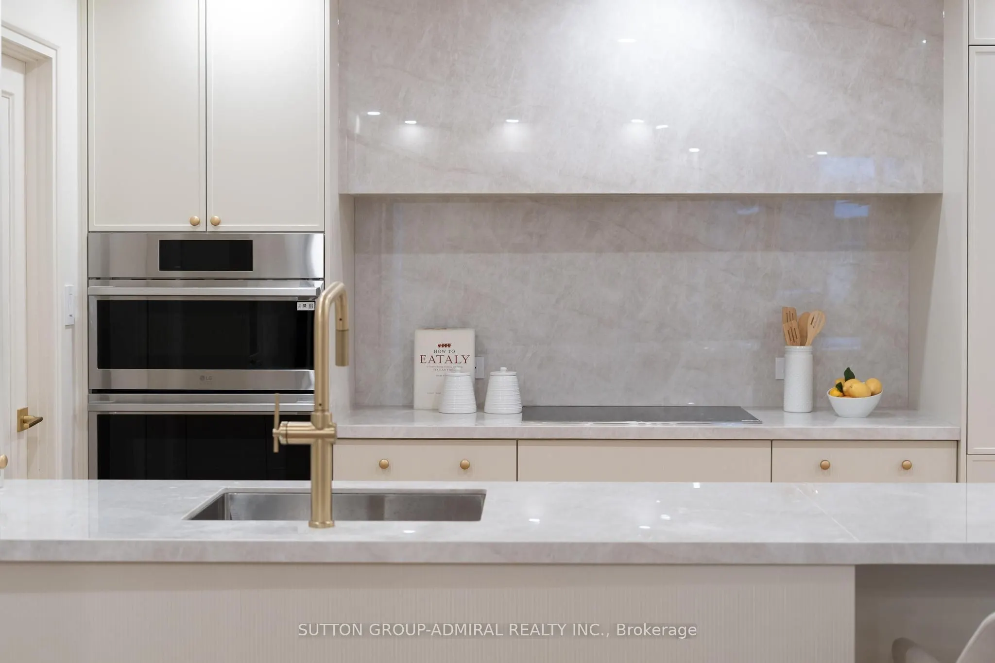 350 Lonsdale Road #407