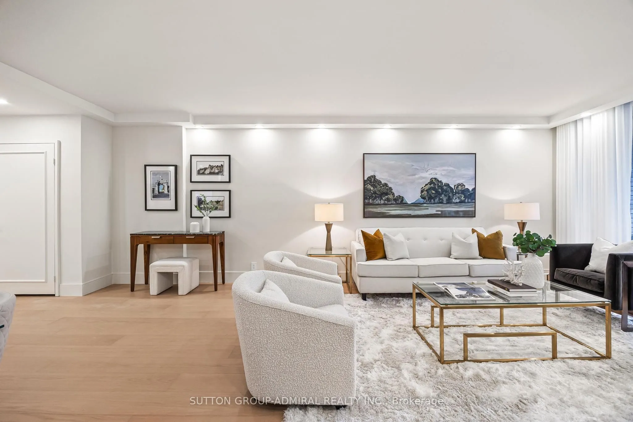 350 Lonsdale Road #407