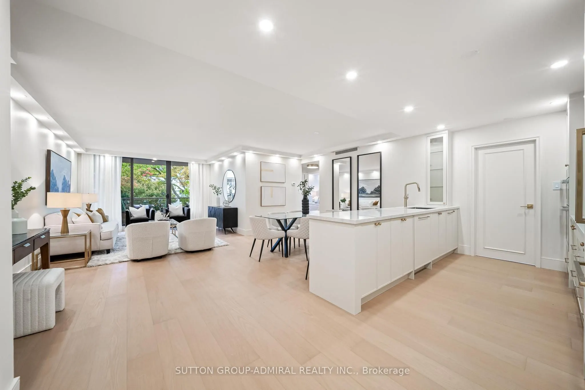 350 Lonsdale Road #407