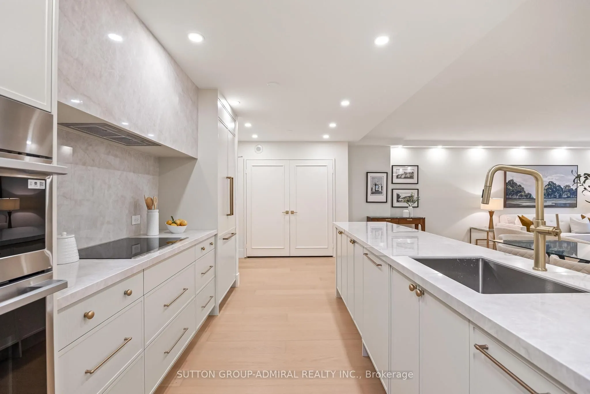 350 Lonsdale Road #407