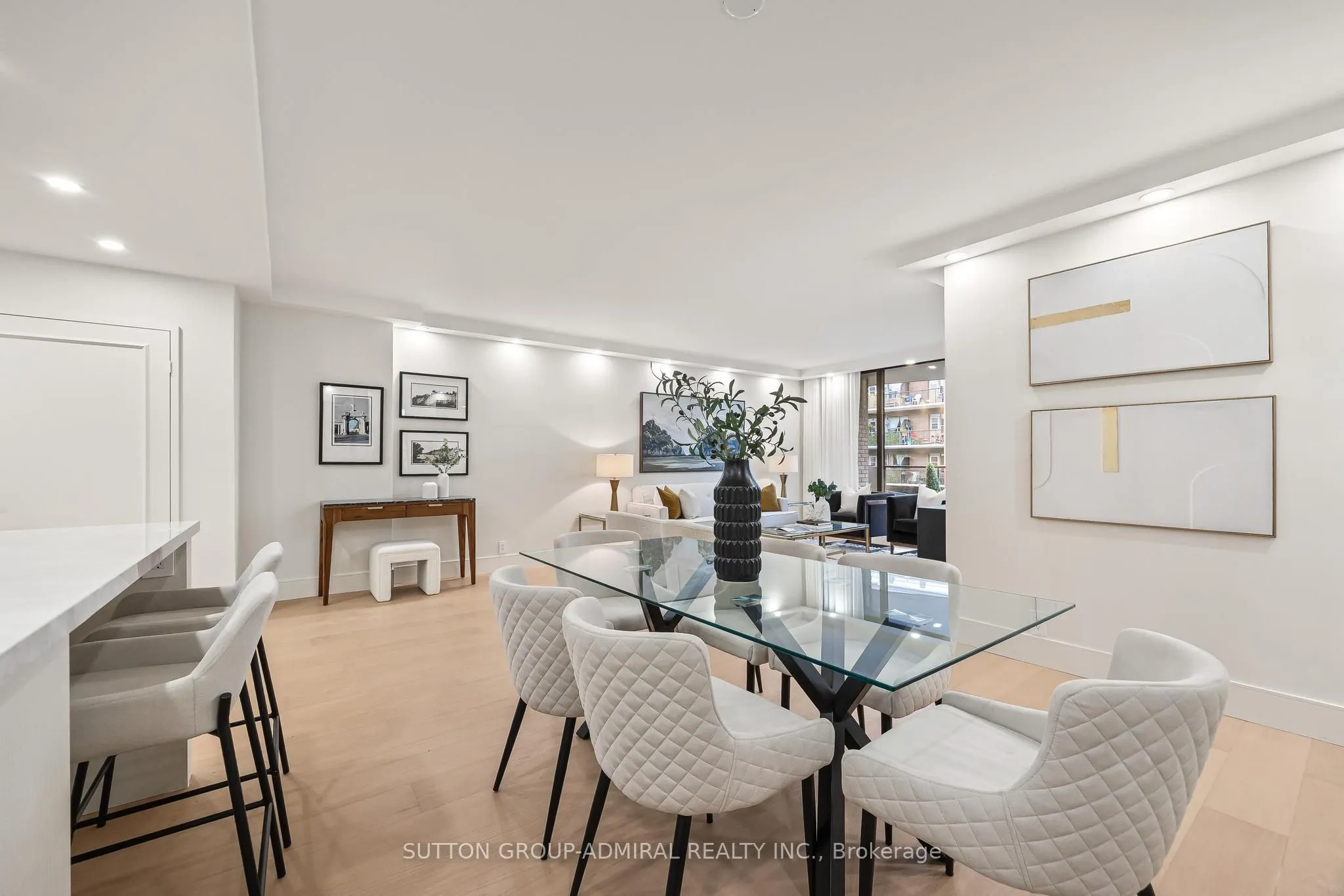 350 Lonsdale Road #407