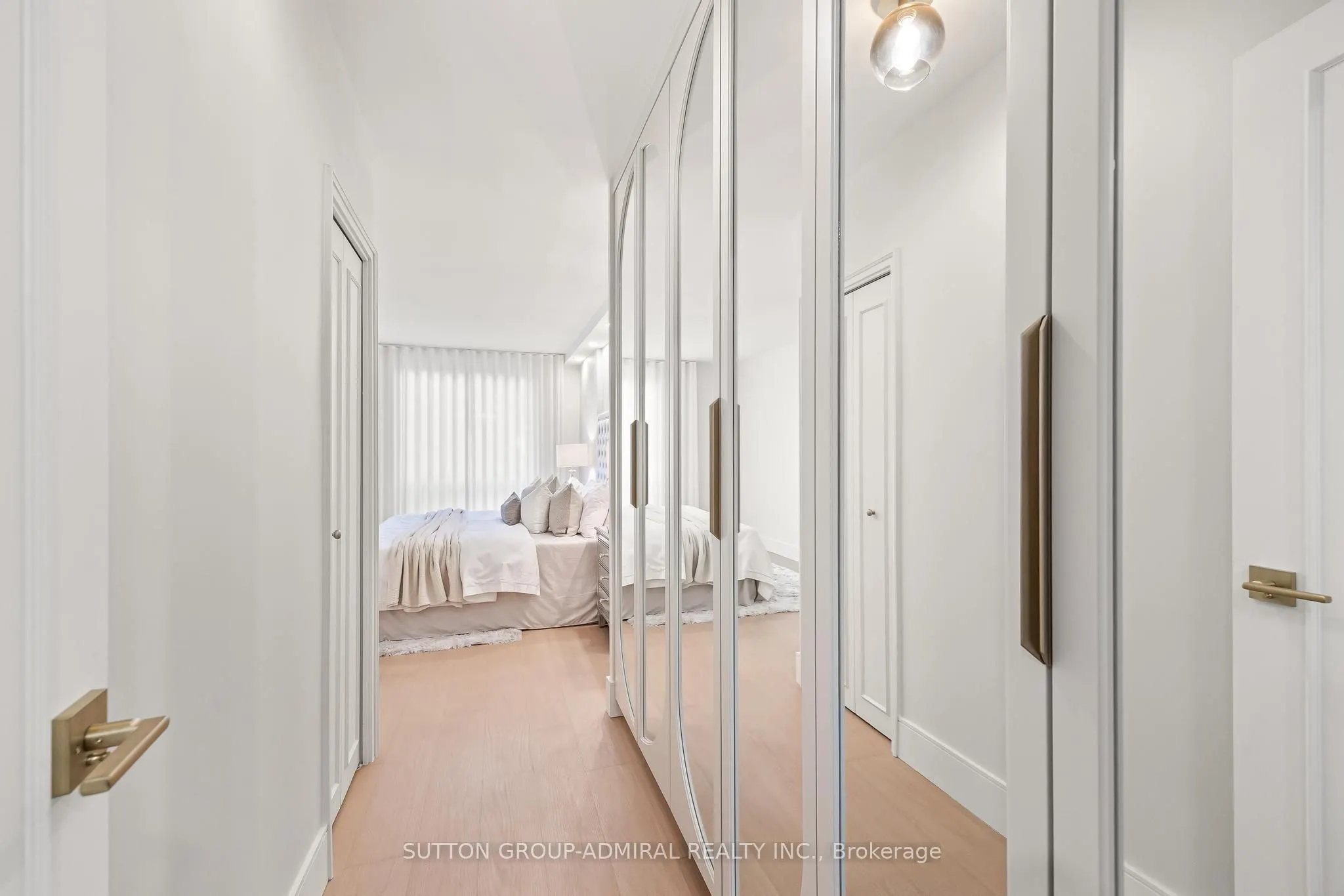 350 Lonsdale Road #407