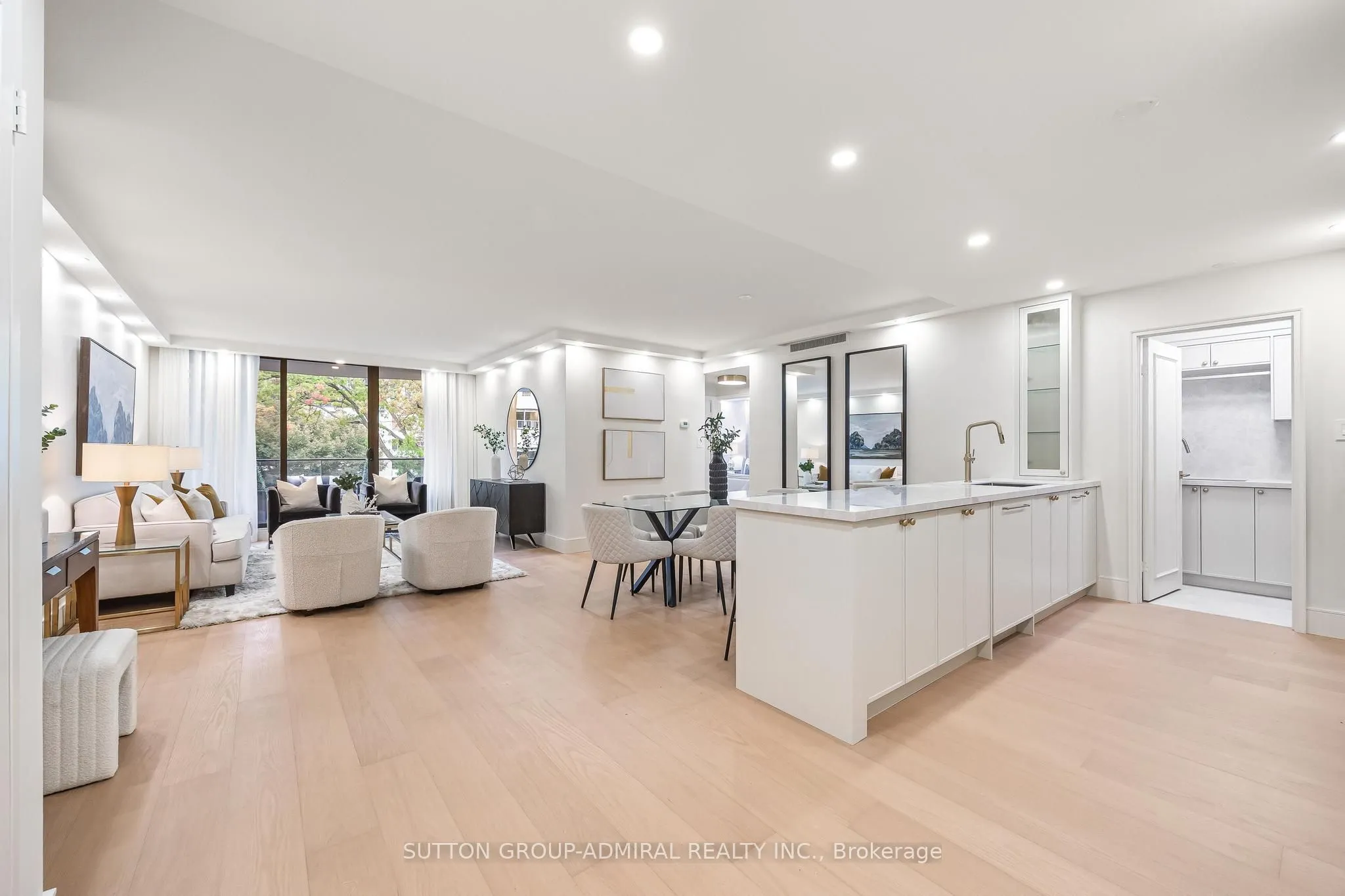350 Lonsdale Road #407