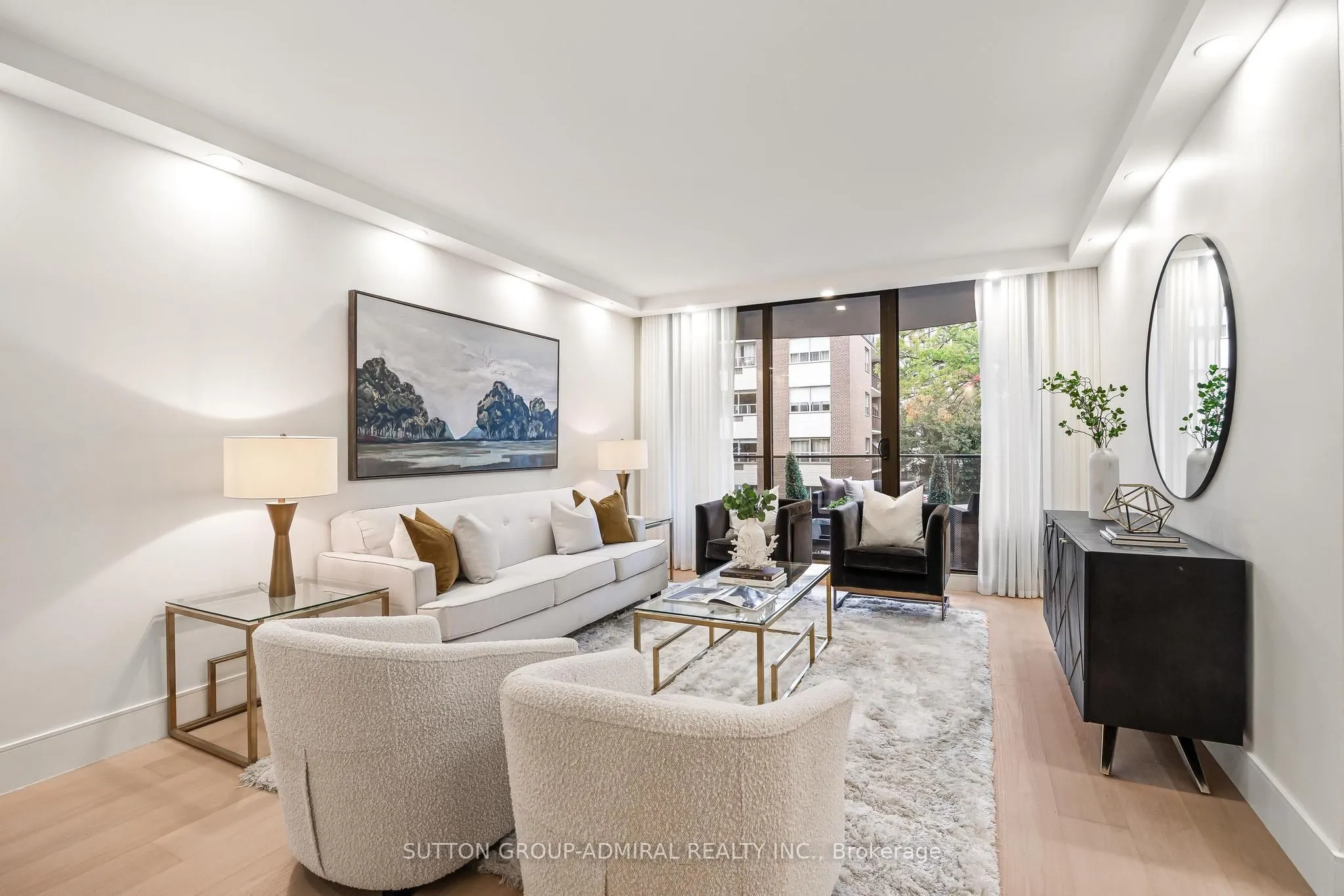 350 Lonsdale Road #407