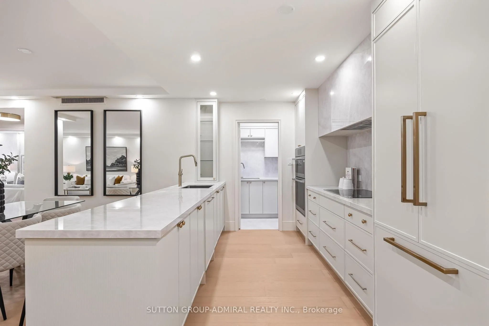 350 Lonsdale Road #407