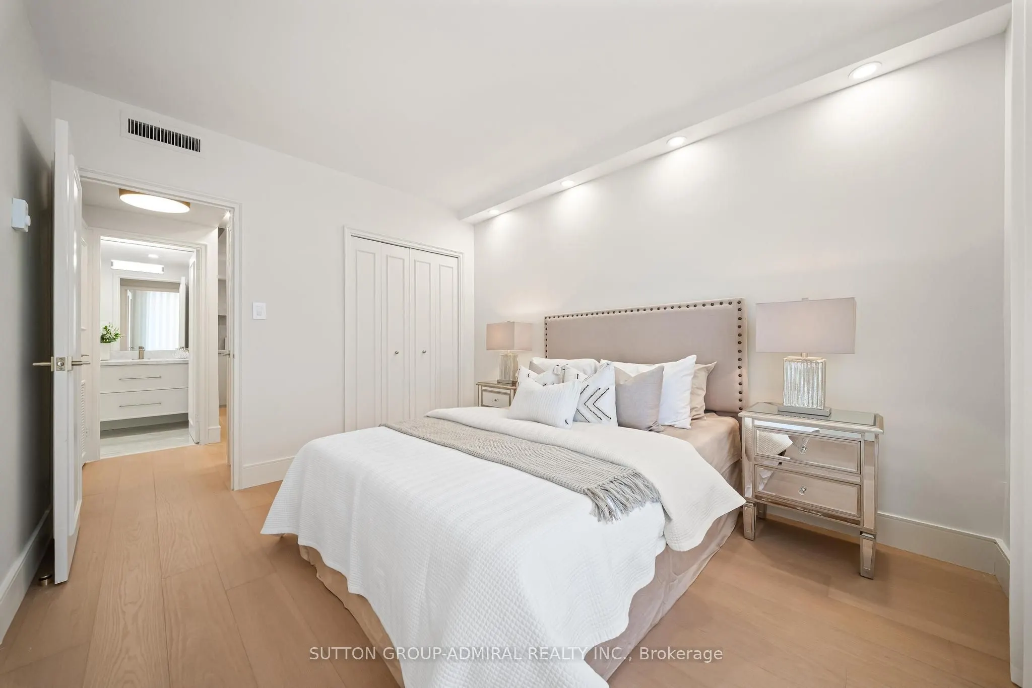 350 Lonsdale Road #407