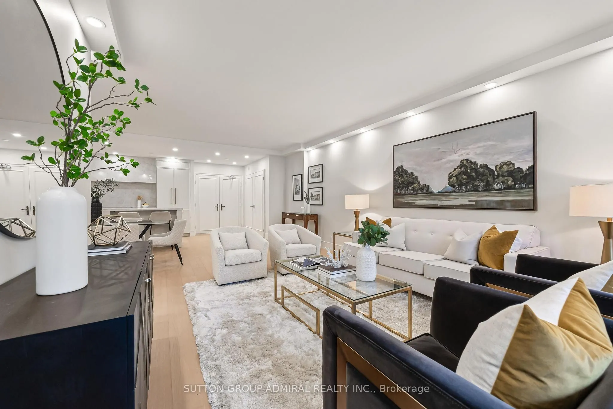 350 Lonsdale Road #407