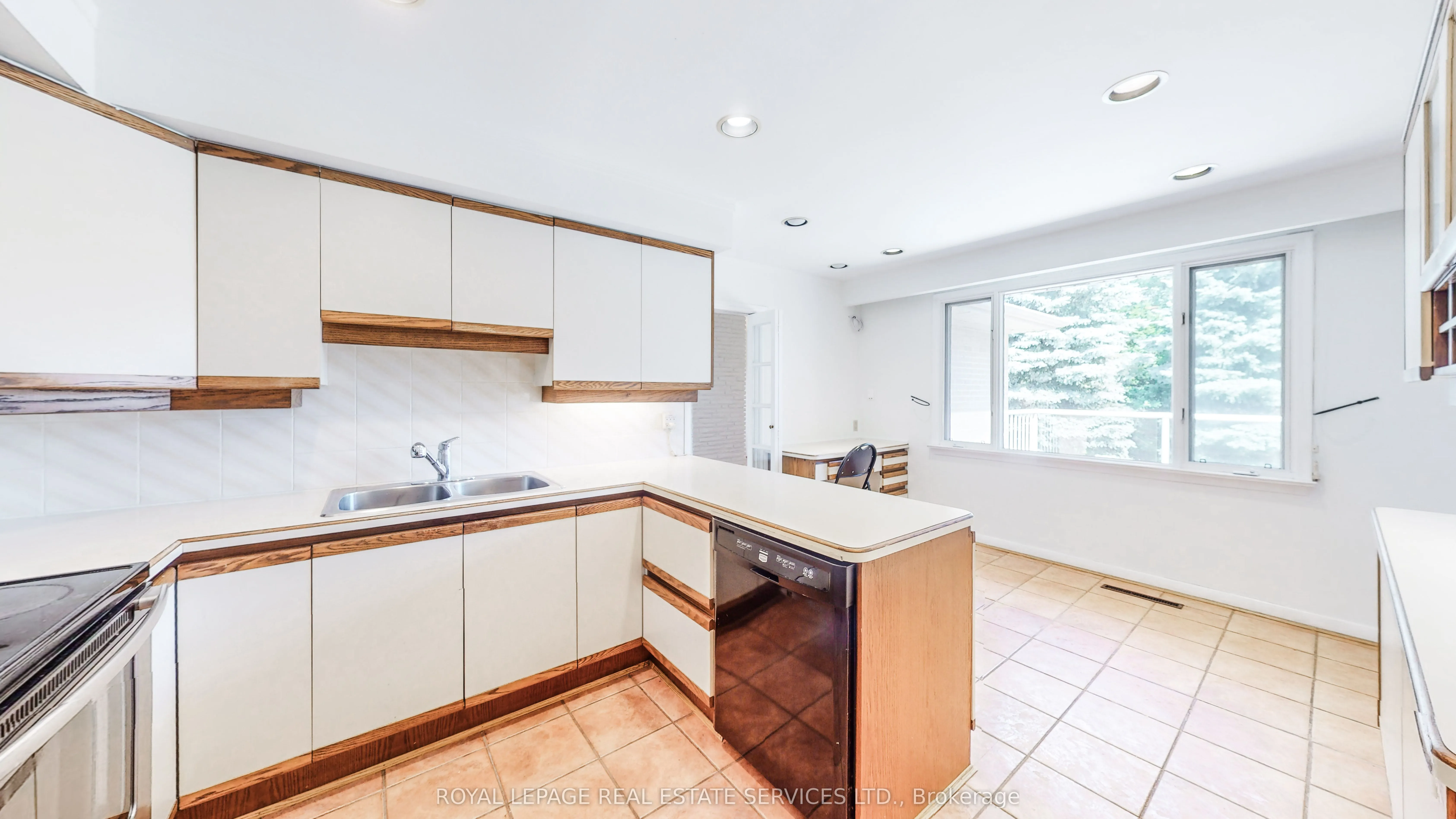 24 Burleigh Heights Drive