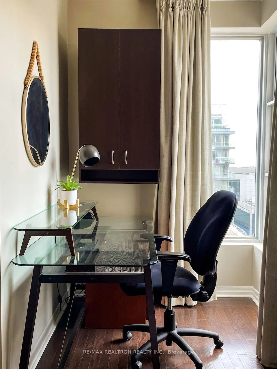 1 King Street W #1809