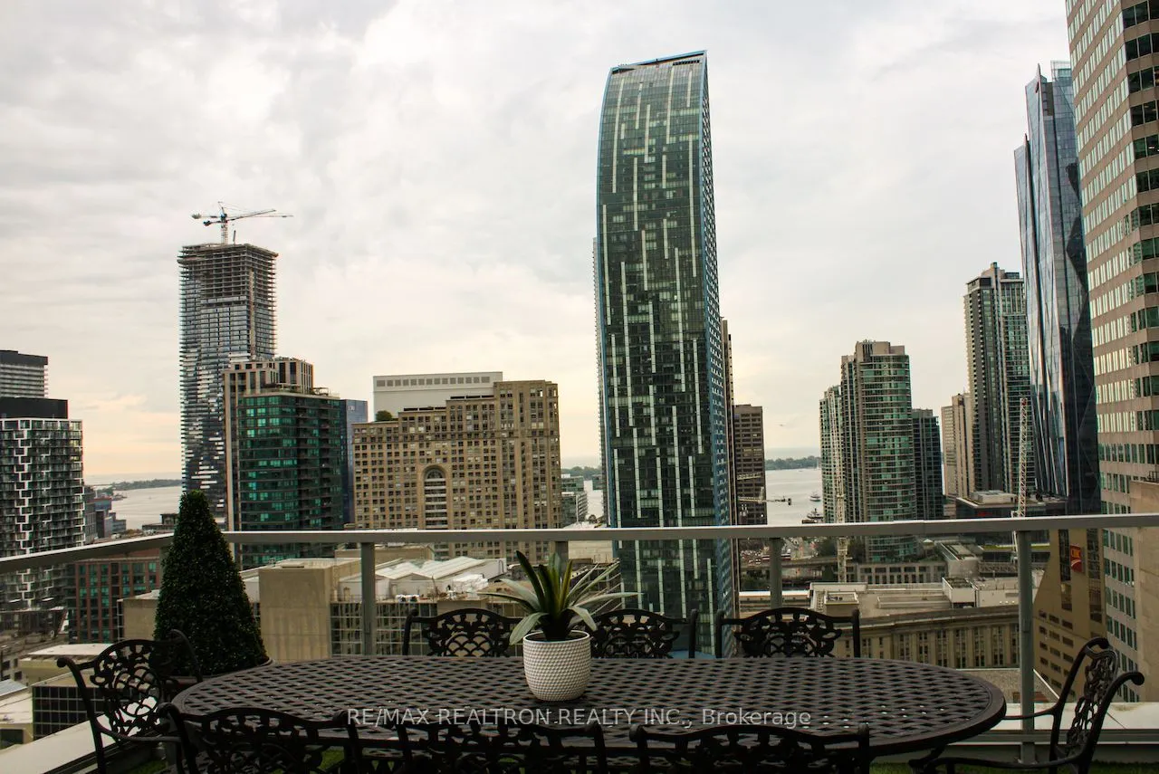 1 King Street W #1809
