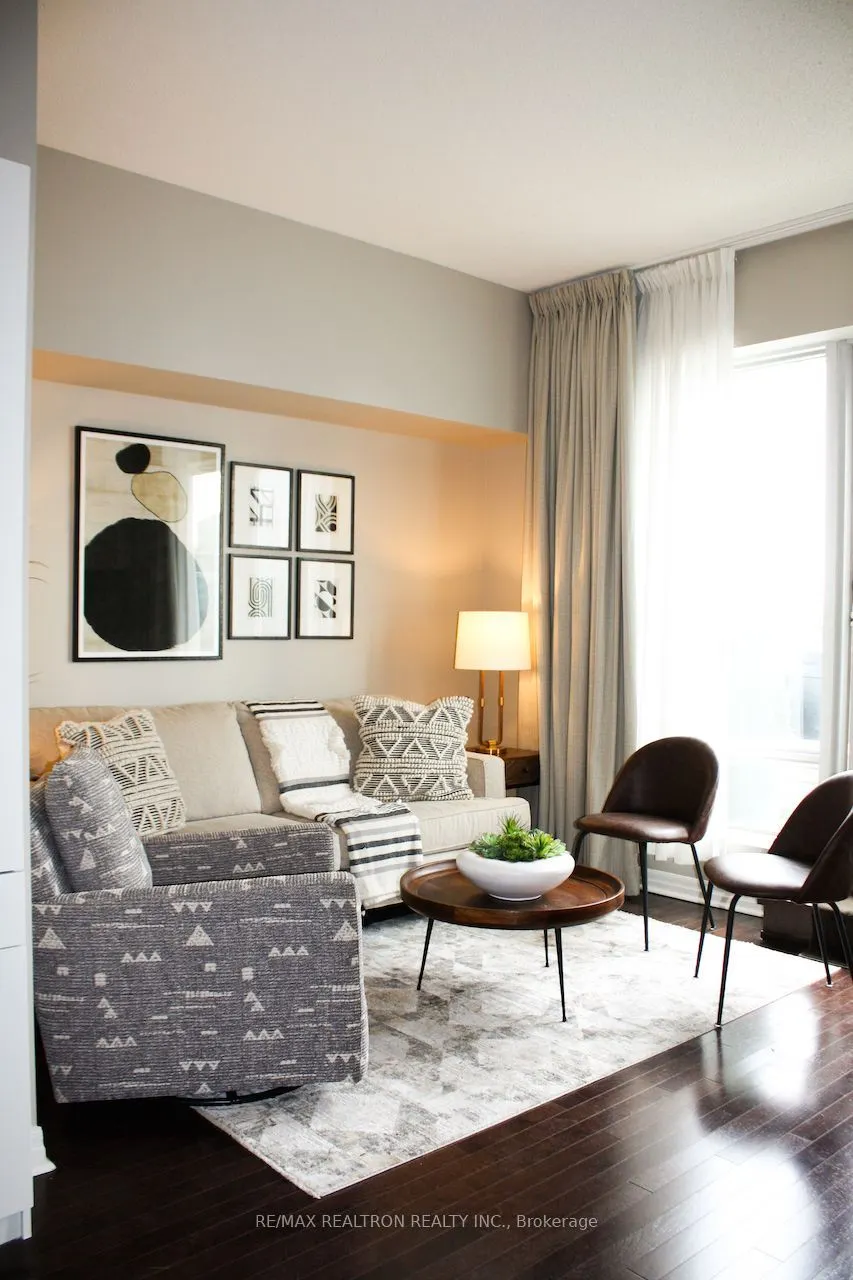 1 King Street W #1809