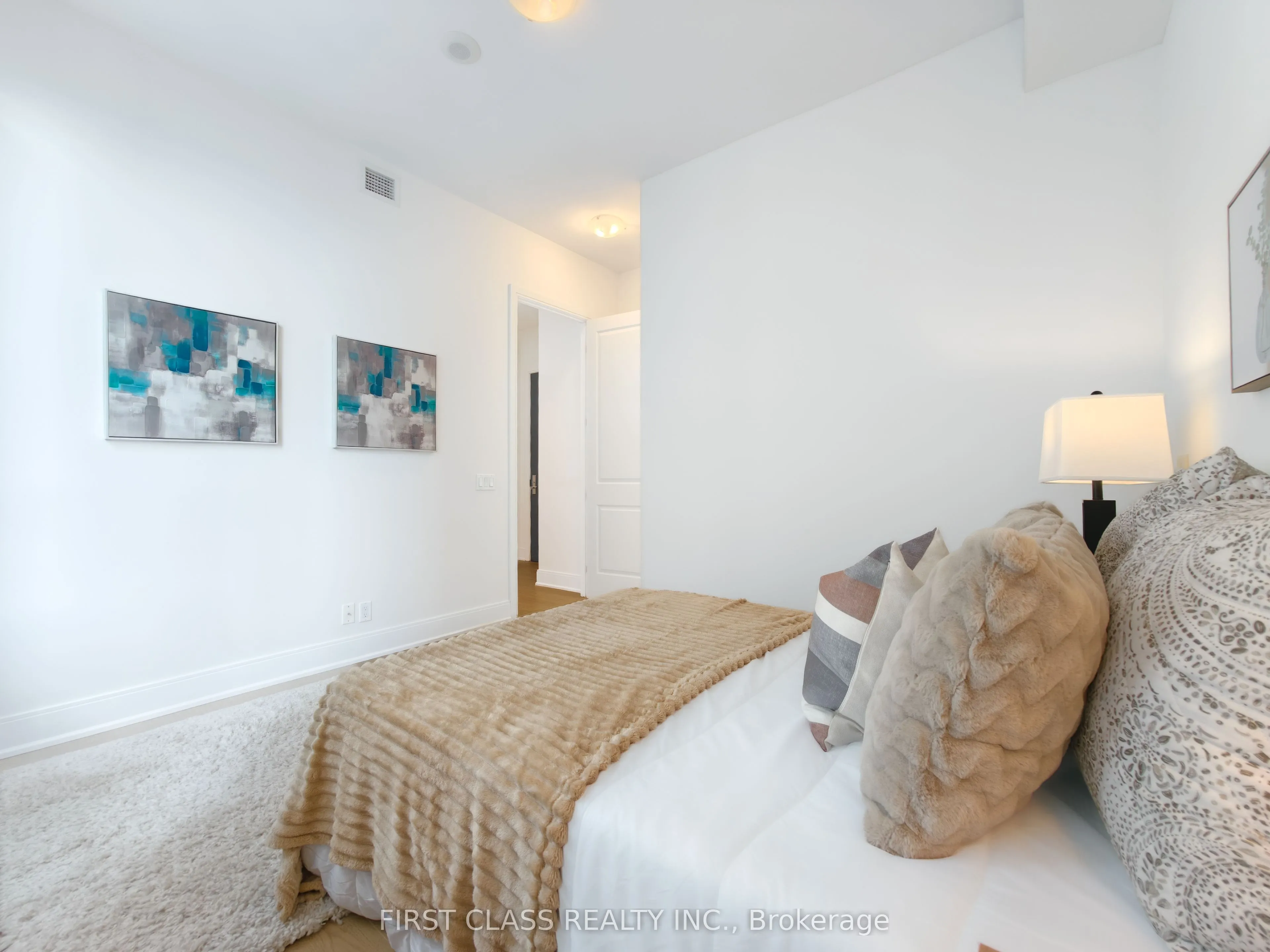21 Balmuto Street #2501