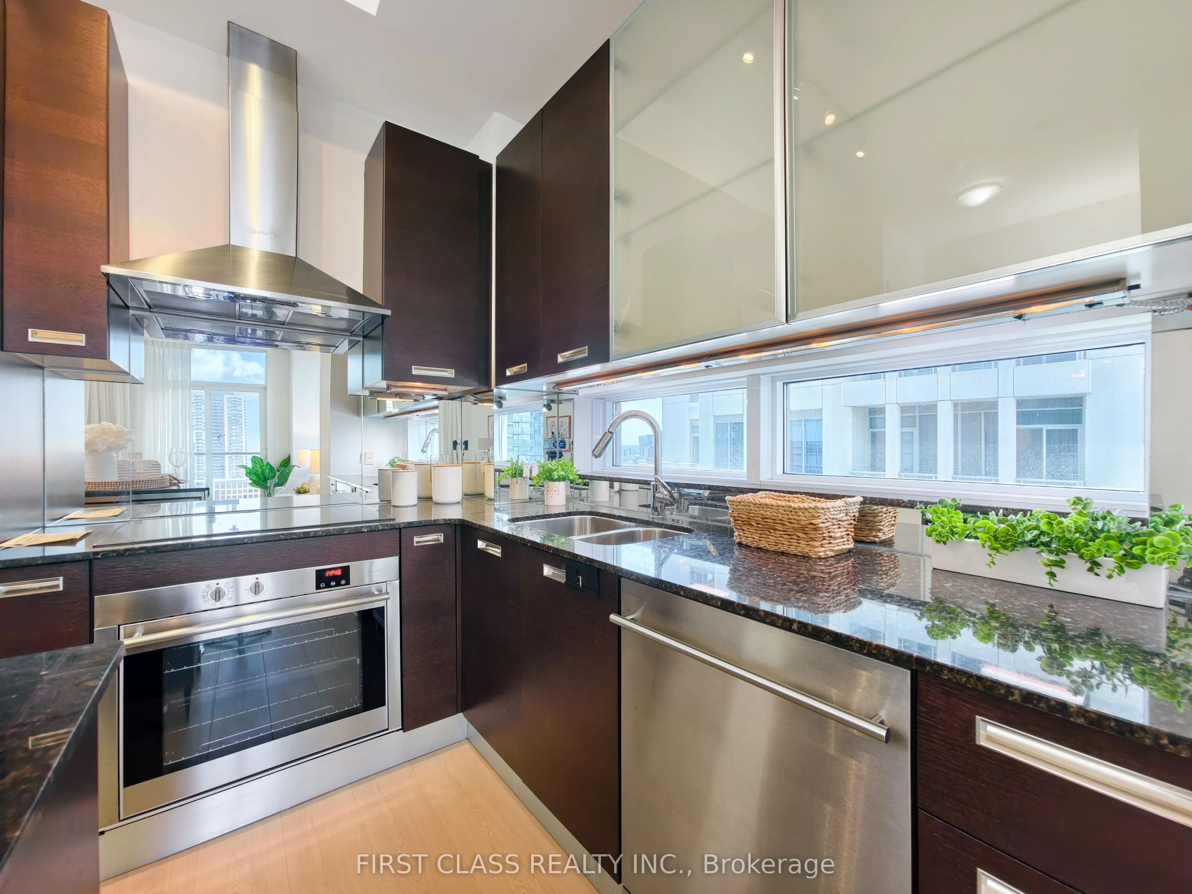 21 Balmuto Street #2501