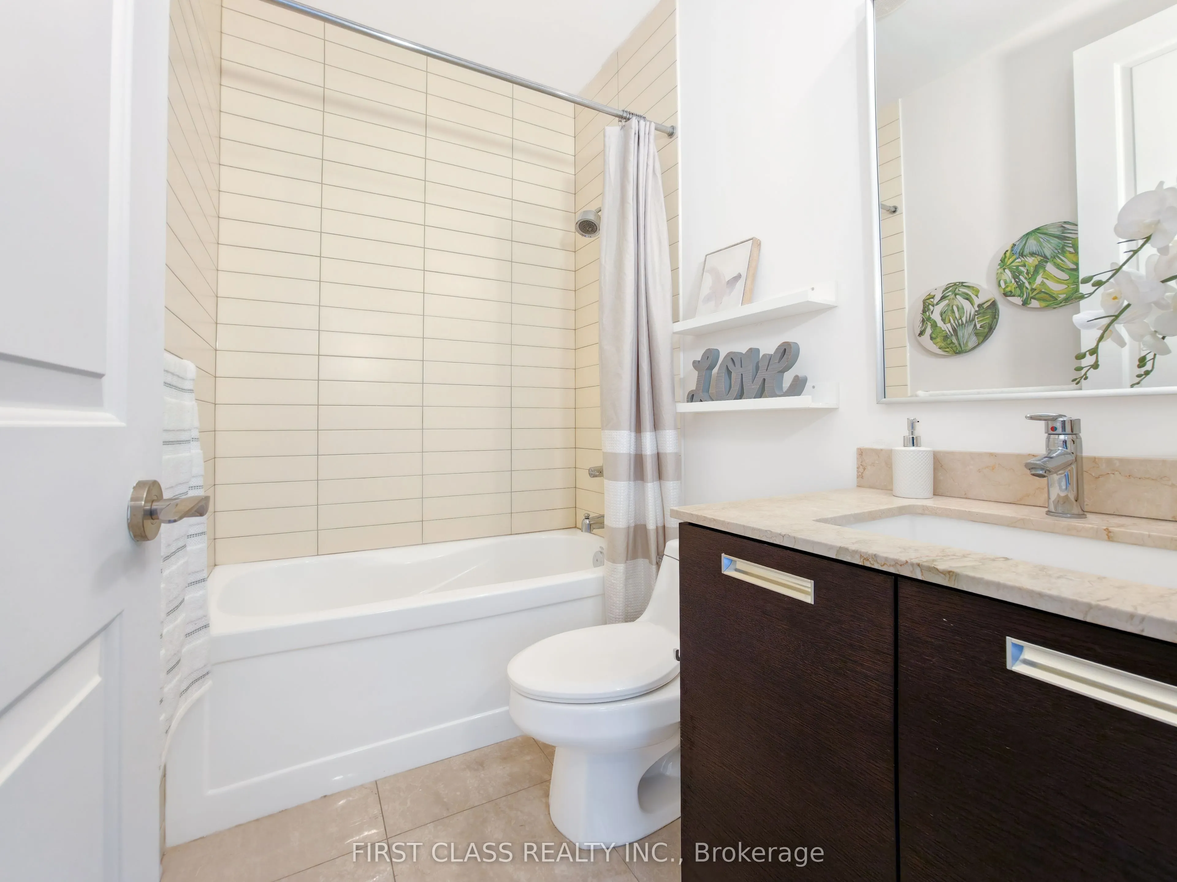 21 Balmuto Street #2501