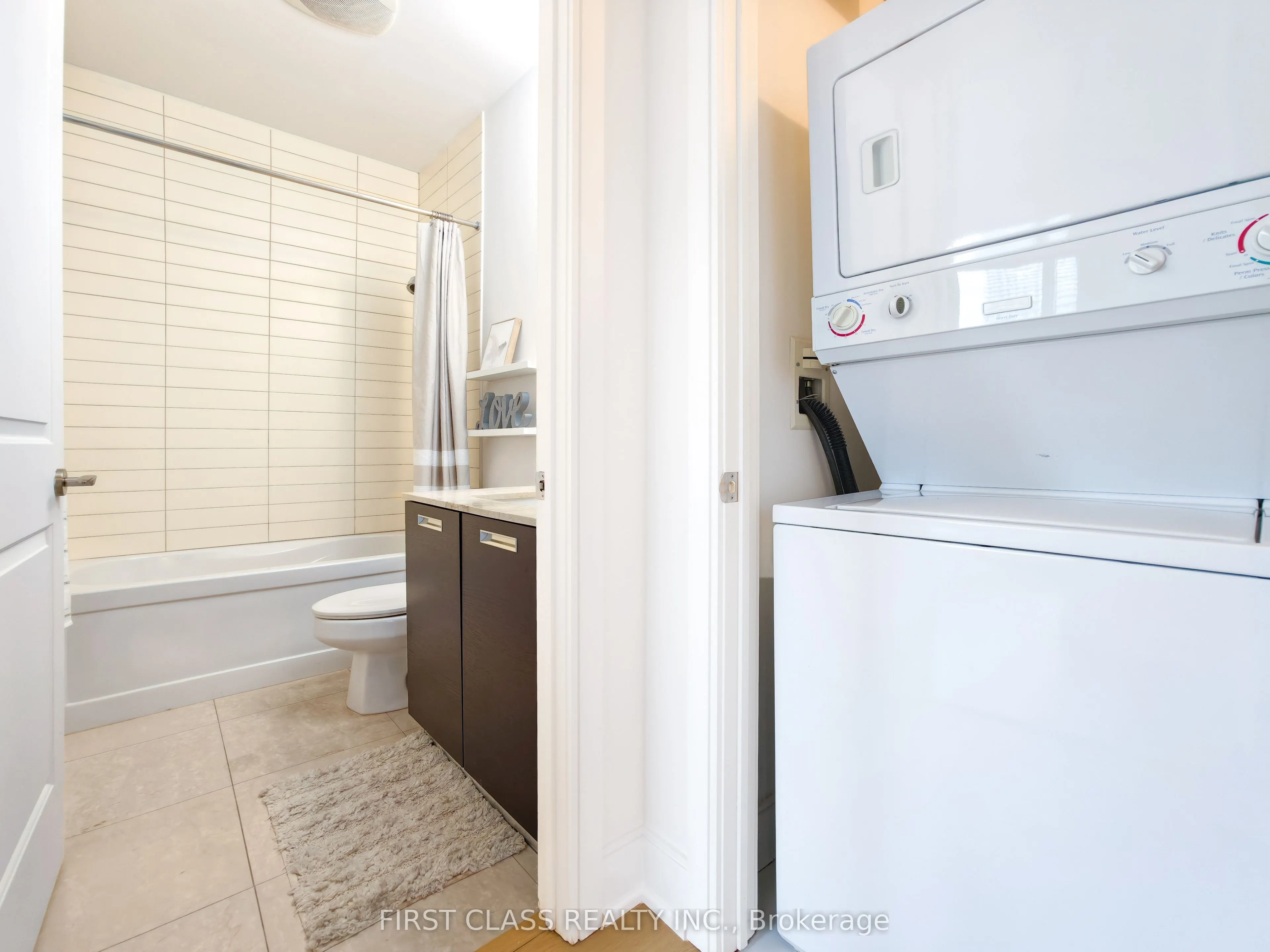 21 Balmuto Street #2501