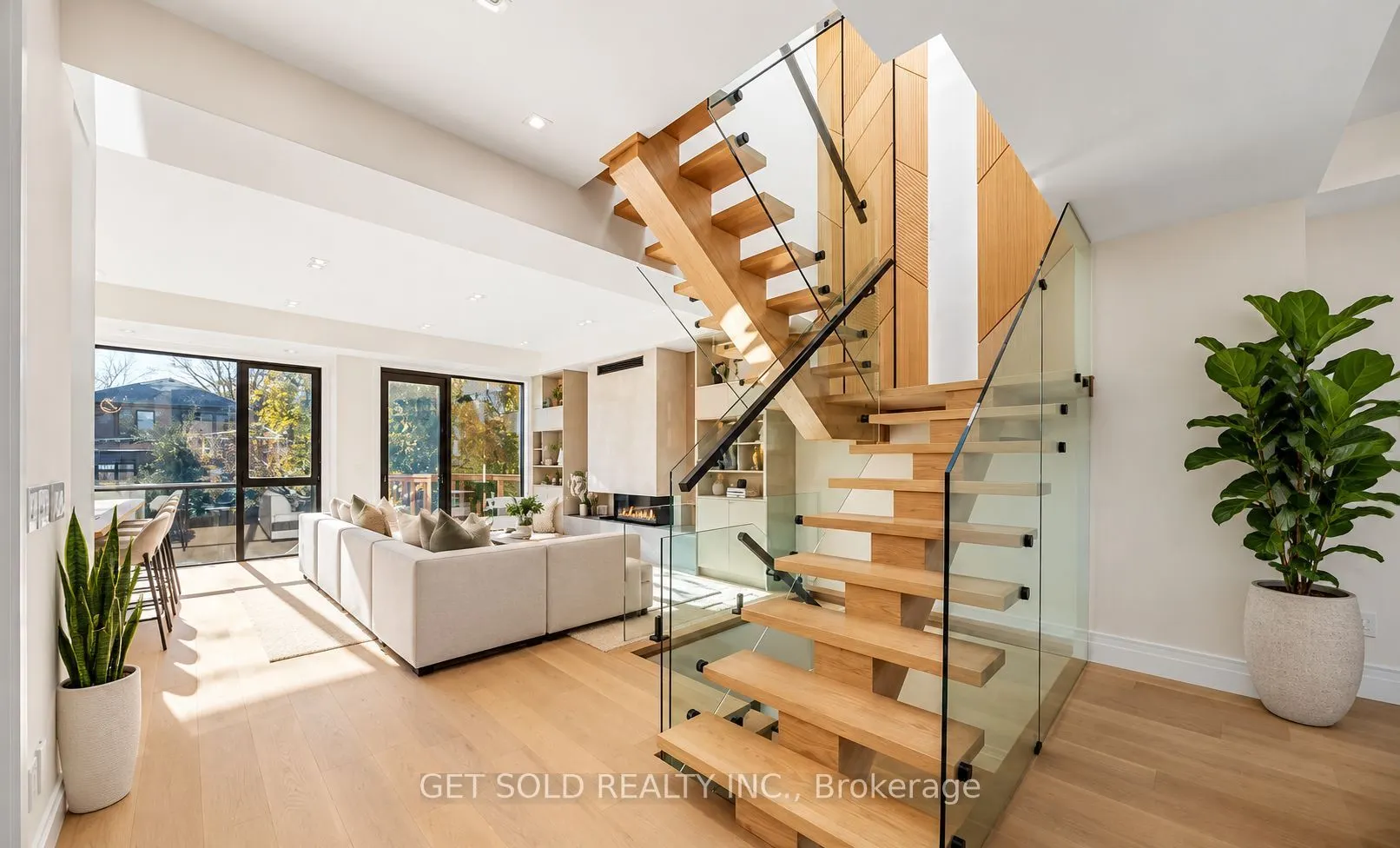 551 Broadway Avenue