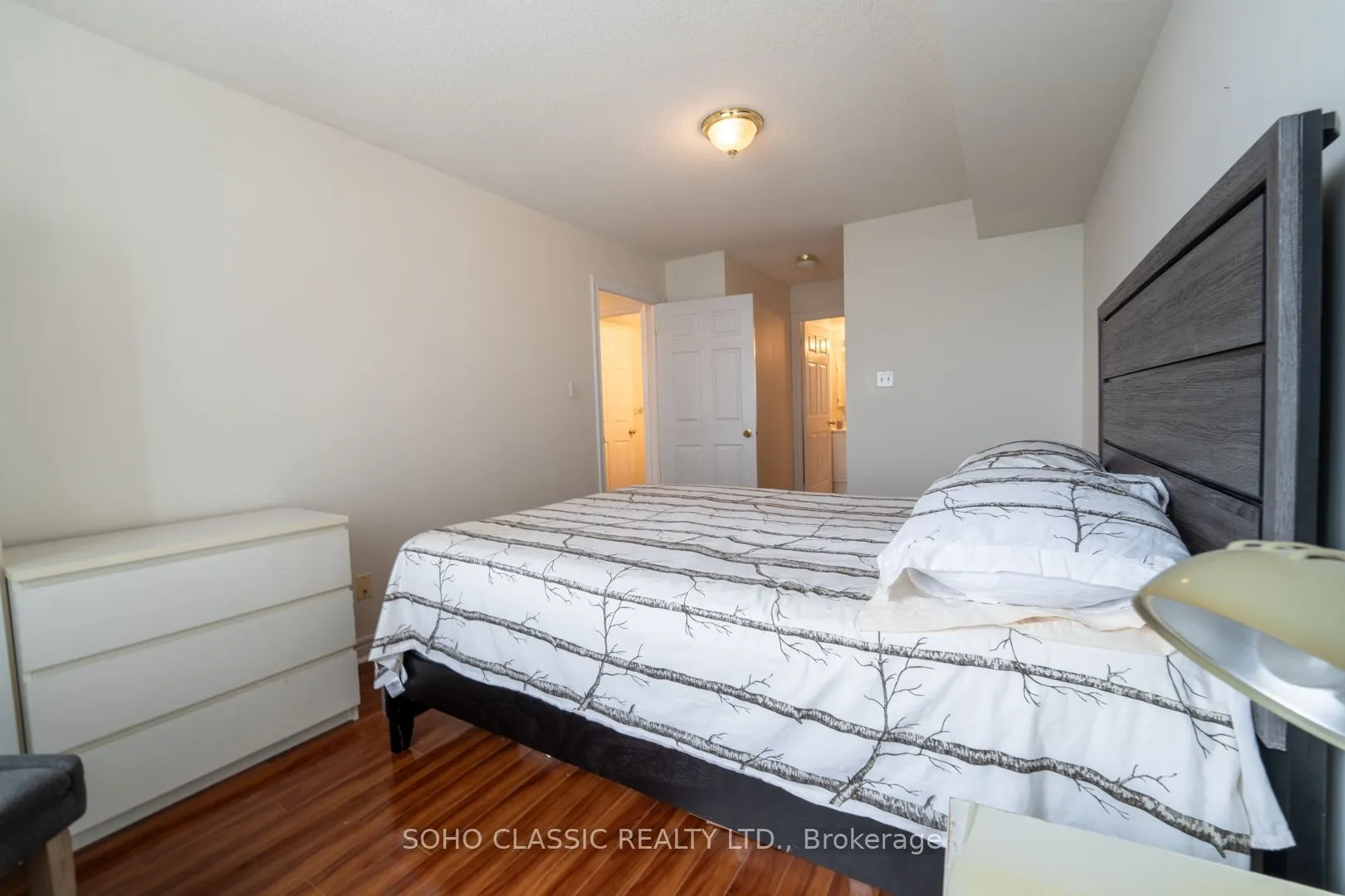 1700 Eglinton Avenue E #809