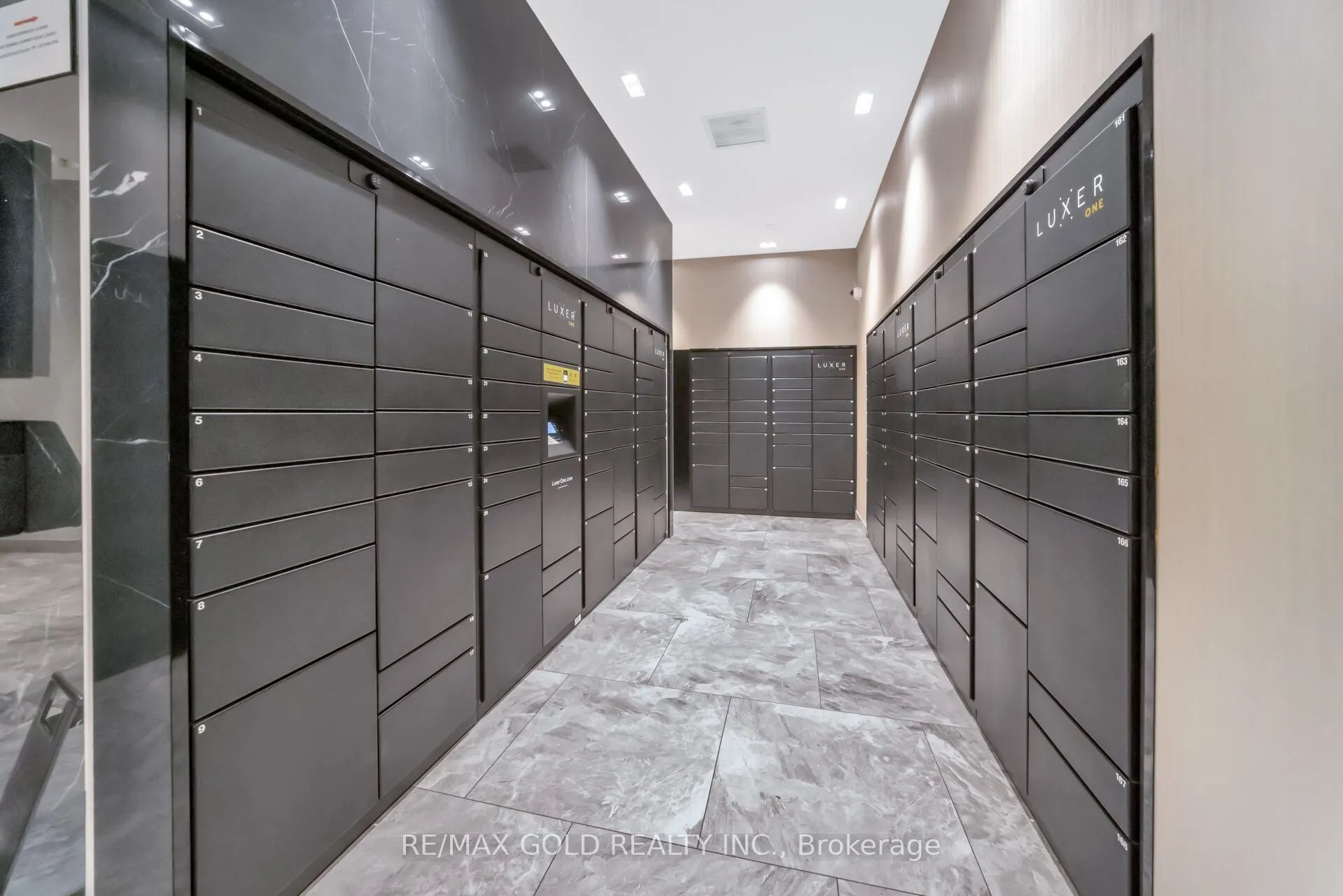 16 Yonge Street #1808