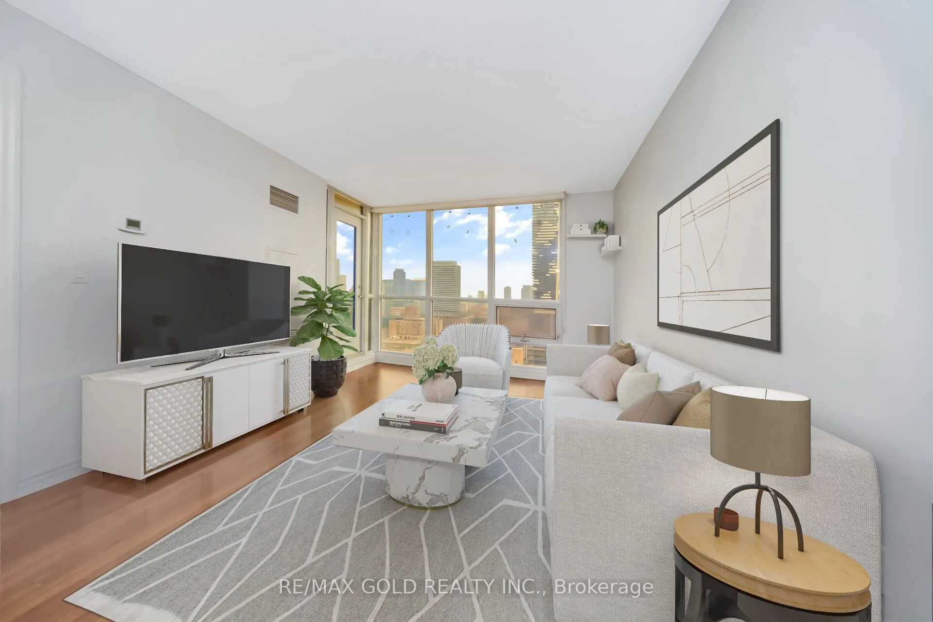 16 Yonge Street #1808