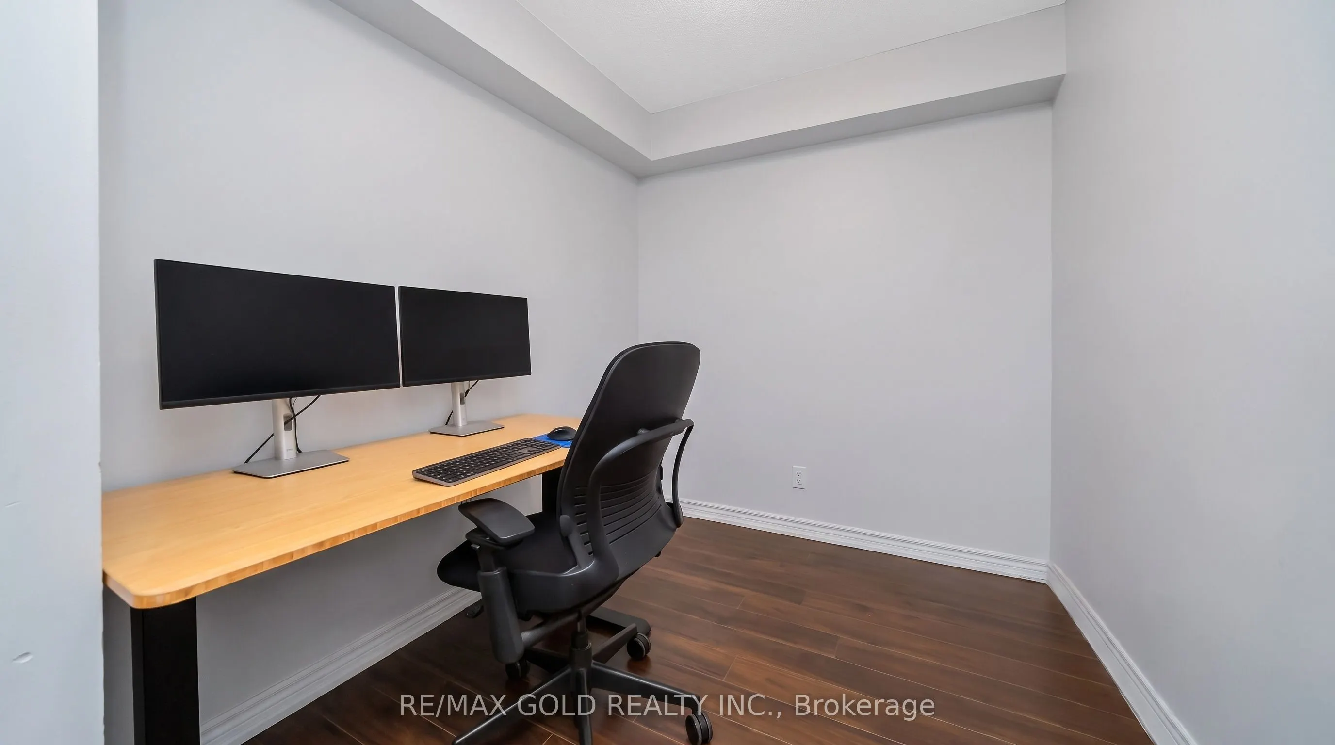 16 Yonge Street #1808