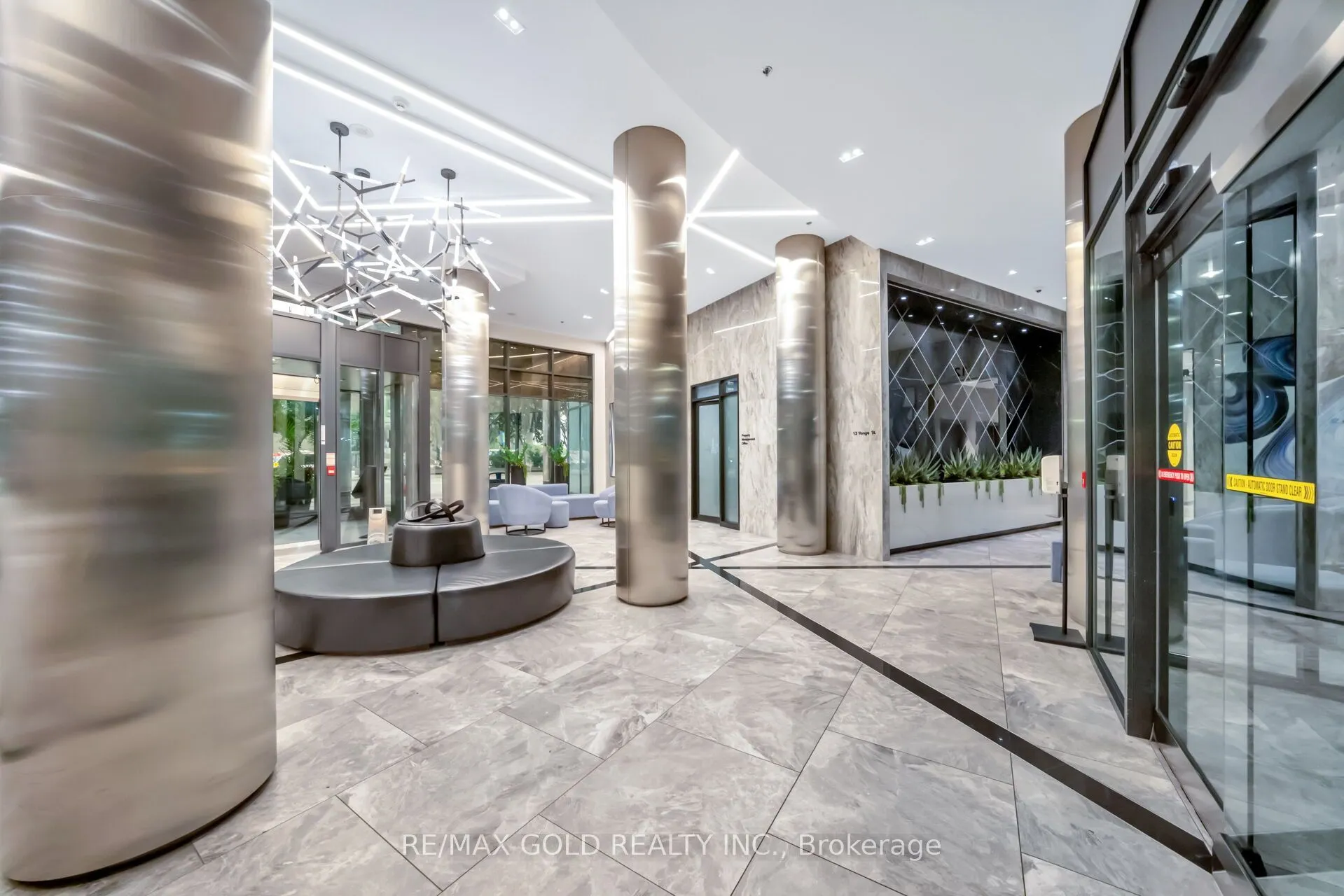 16 Yonge Street #1808