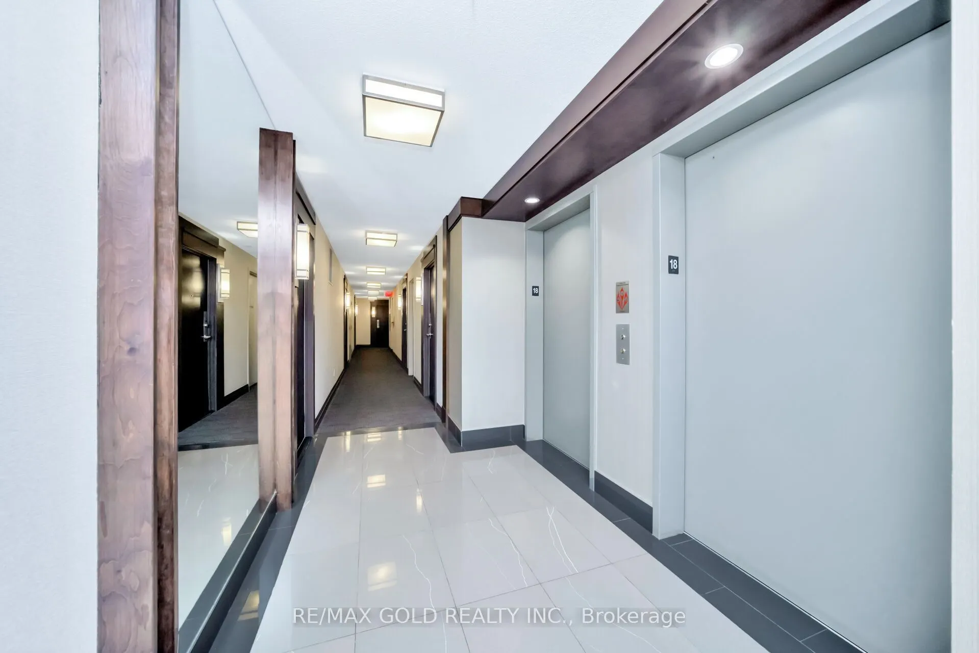 16 Yonge Street #1808