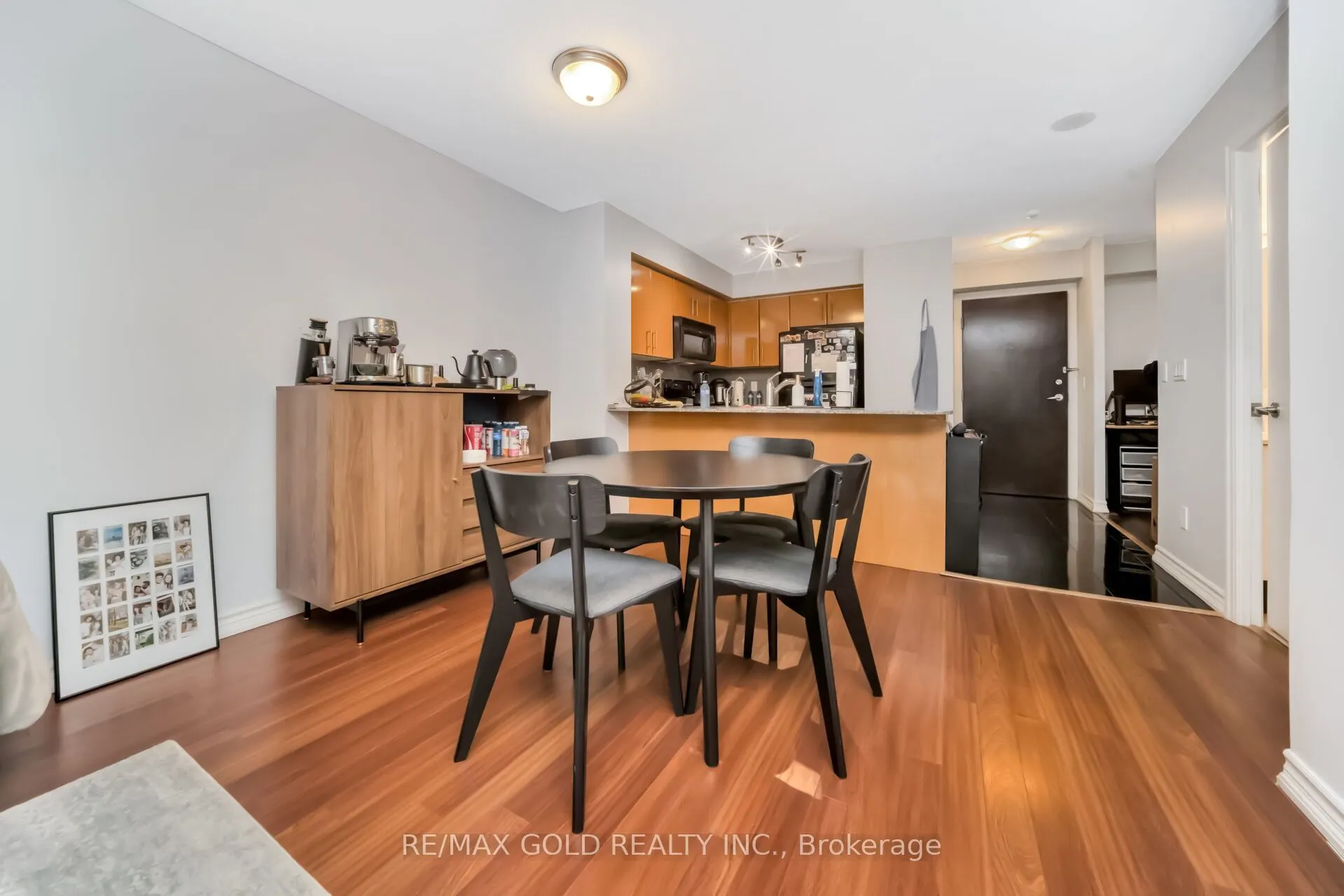 16 Yonge Street #1808