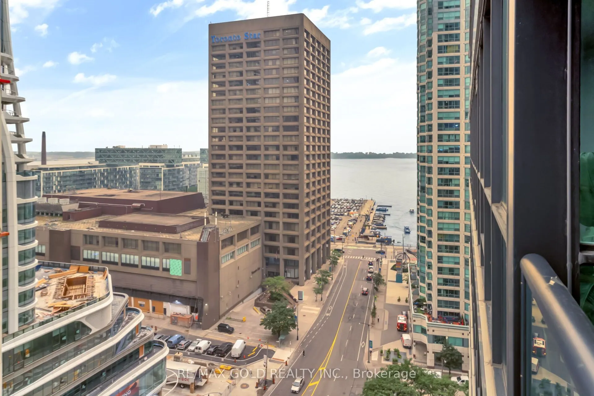 16 Yonge Street #1808