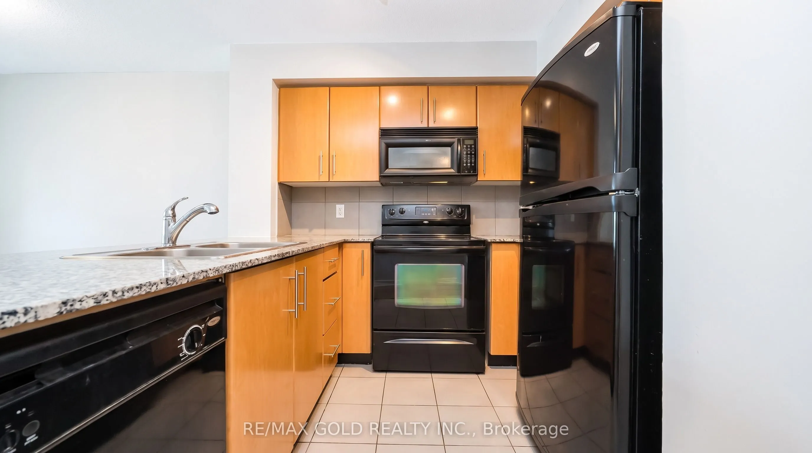 16 Yonge Street #1808